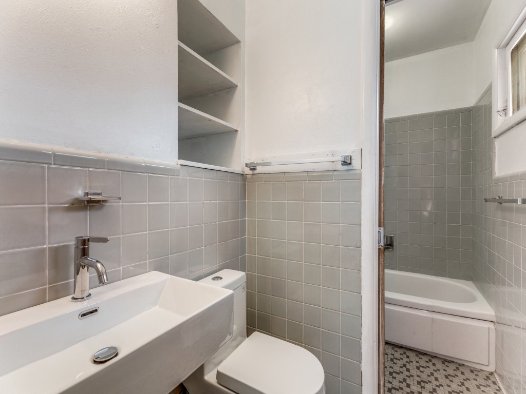 203 Lakeridge Road Lakeside TX 76108