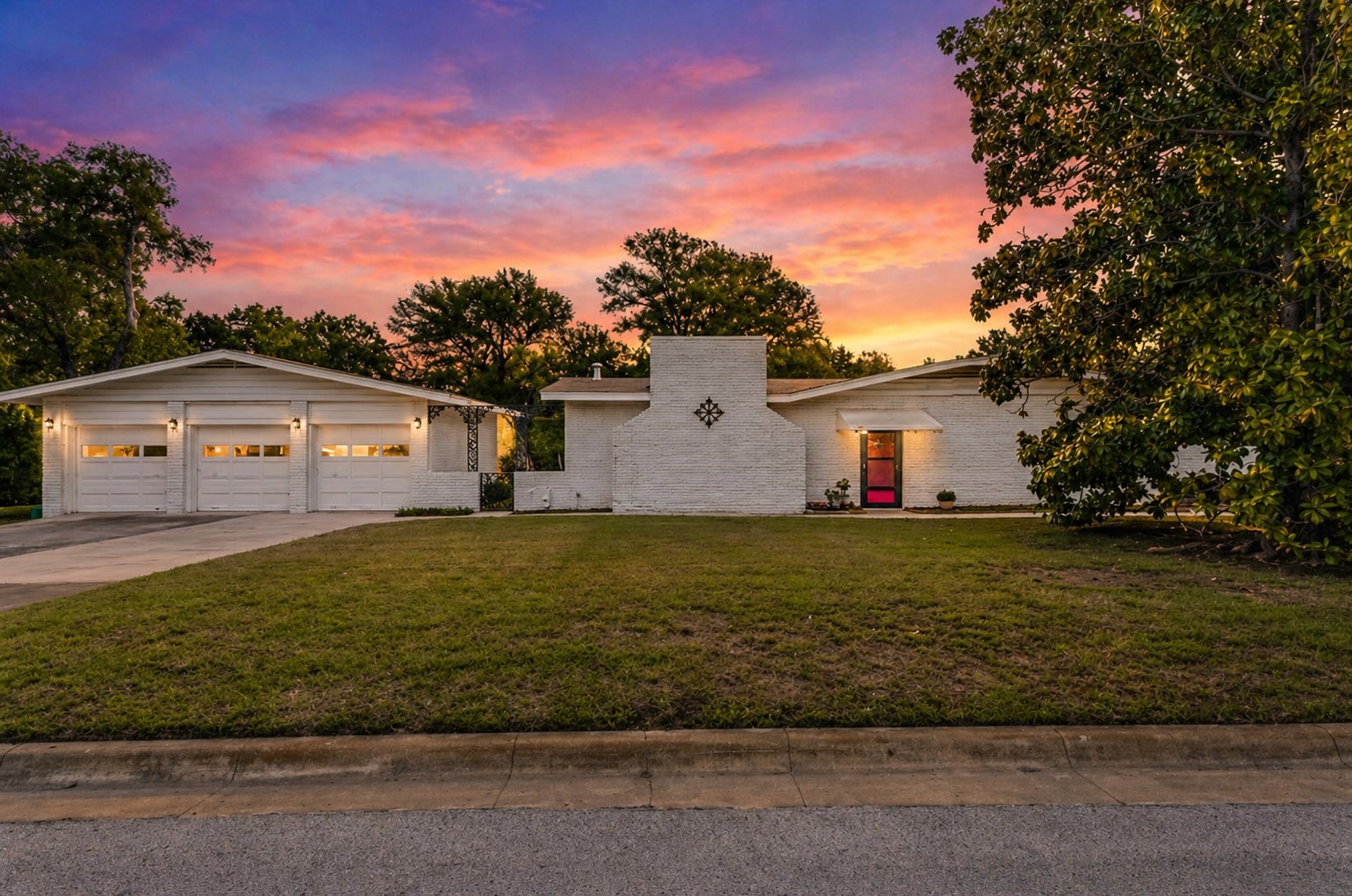 203 Lakeridge Road Lakeside TX 76108