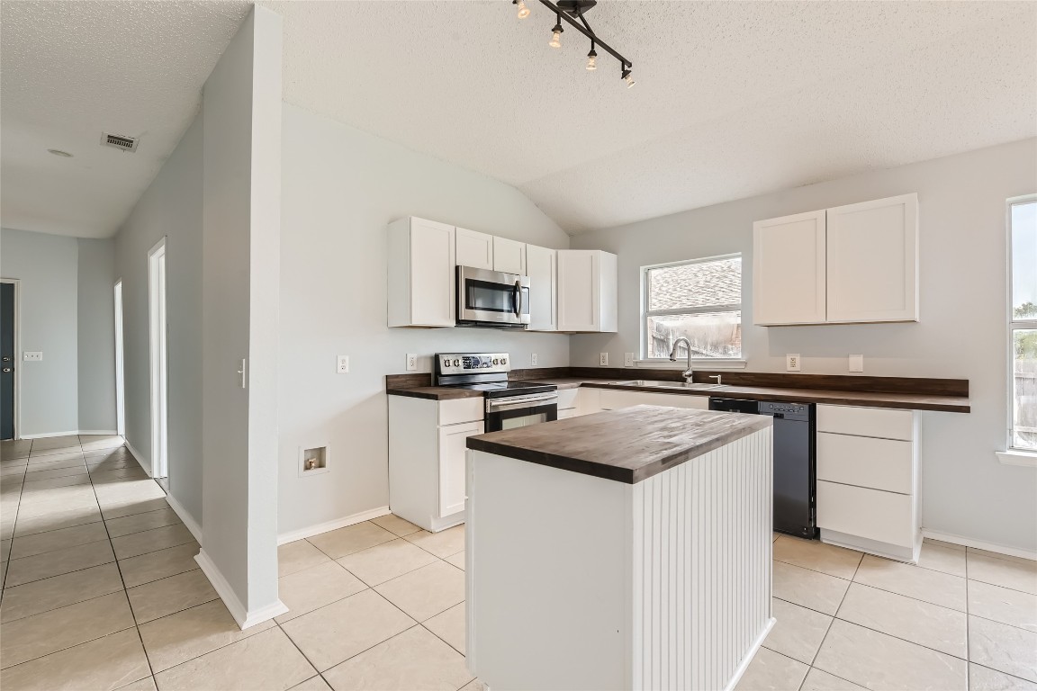 7102 Hanrahan Court Arlington TX 76002