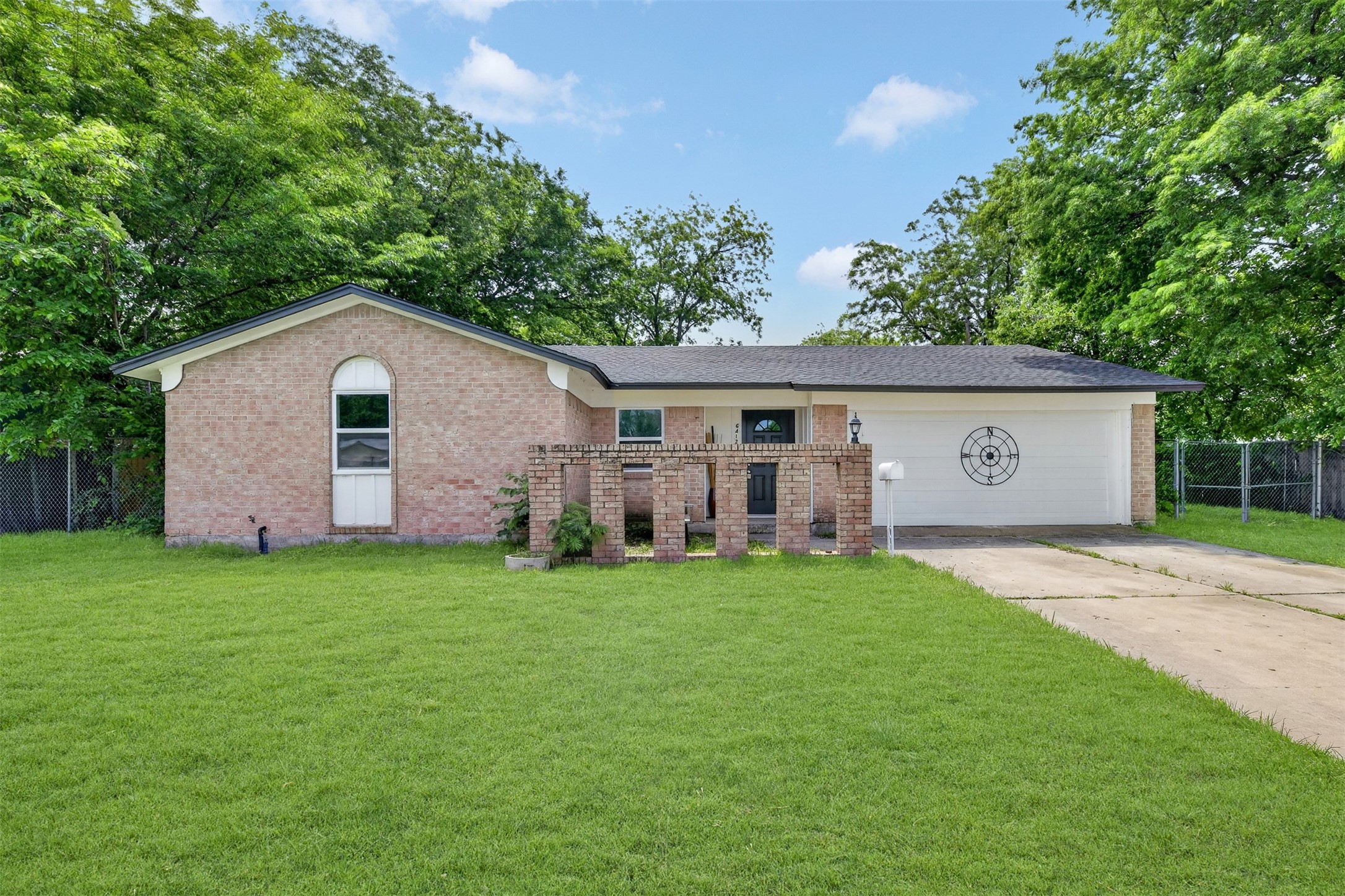 6412 Embassy Drive Forest Hill TX 76119