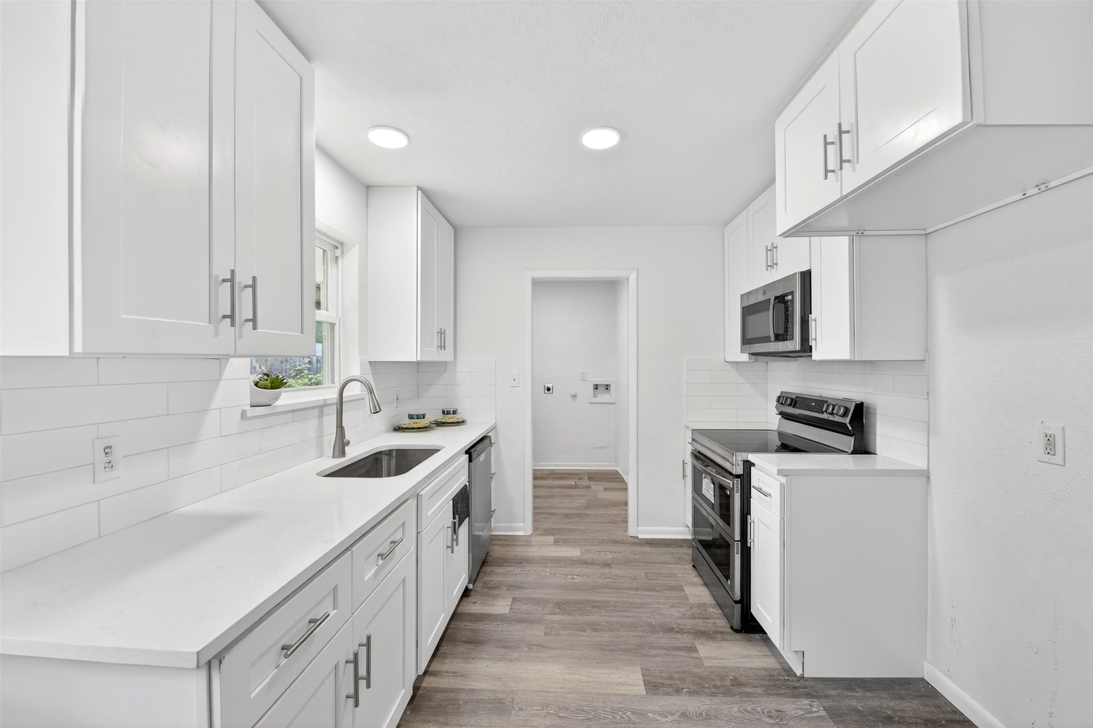 6412 Embassy Drive Forest Hill TX 76119