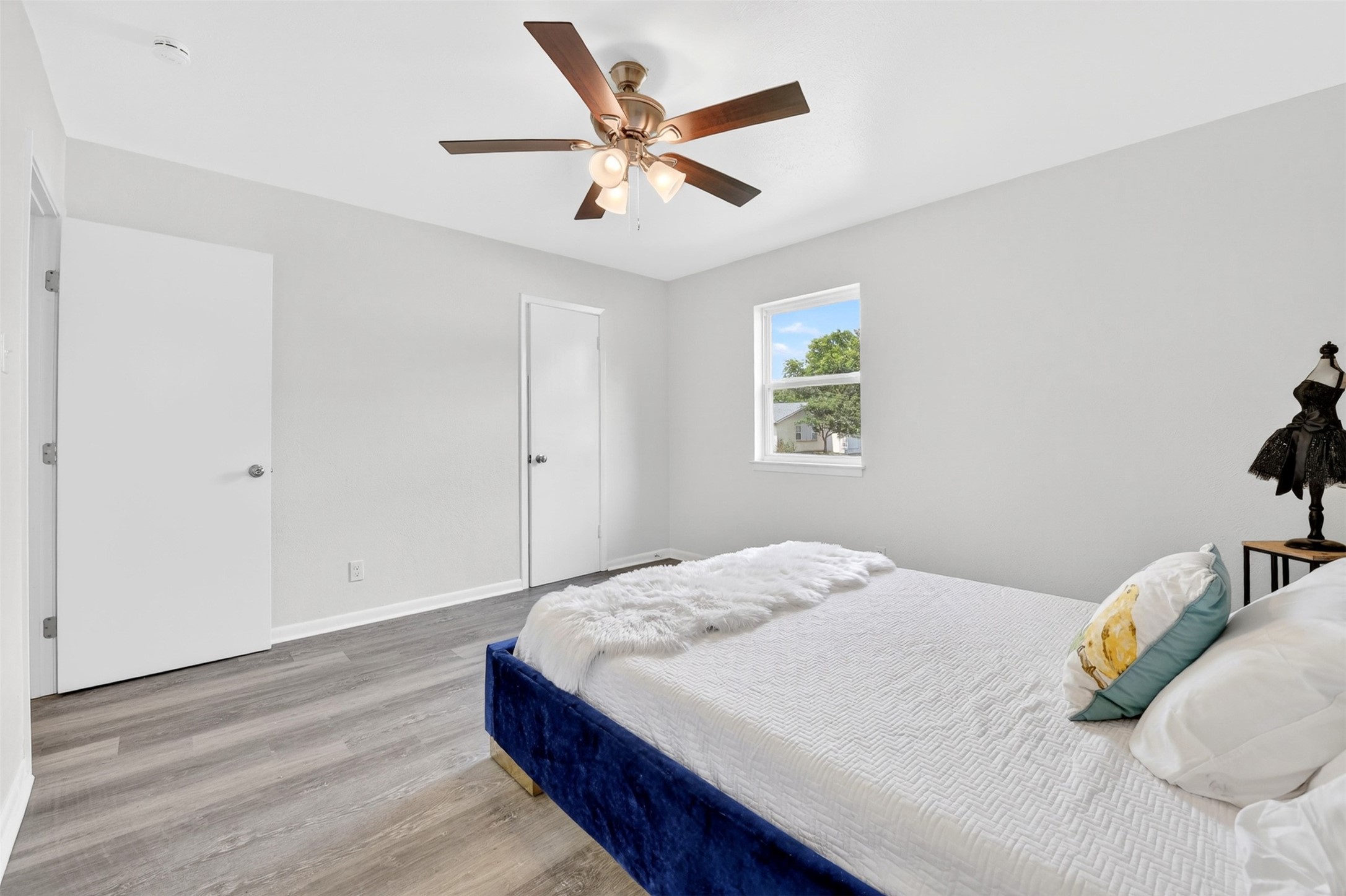 6412 Embassy Drive Forest Hill TX 76119