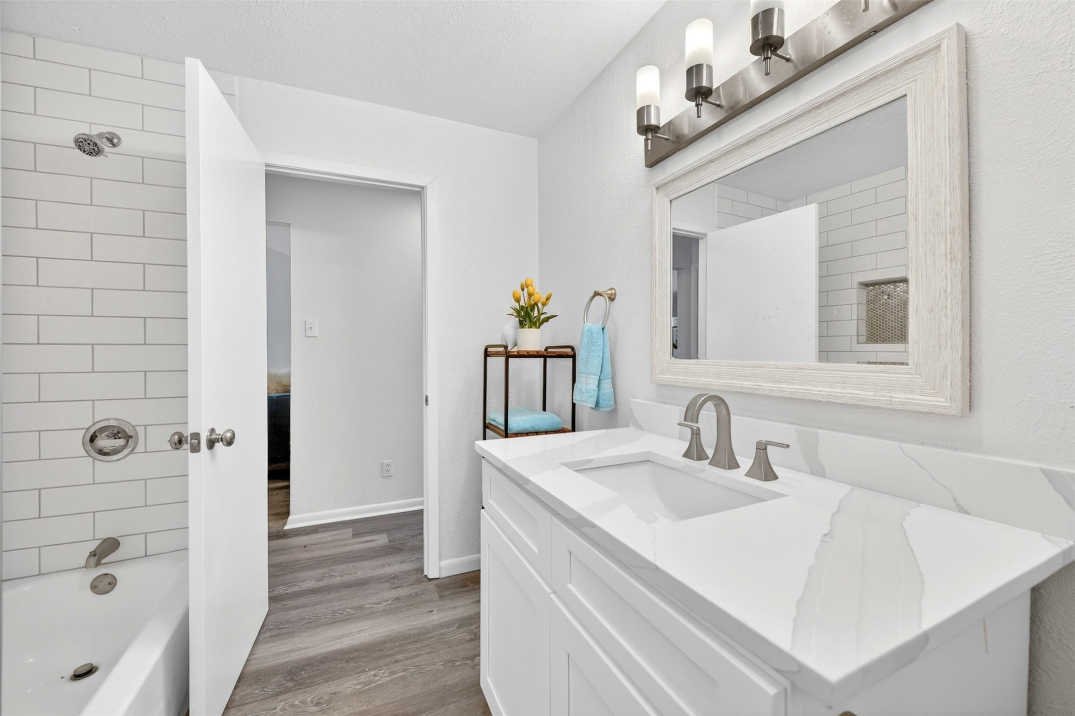 6412 Embassy Drive Forest Hill TX 76119