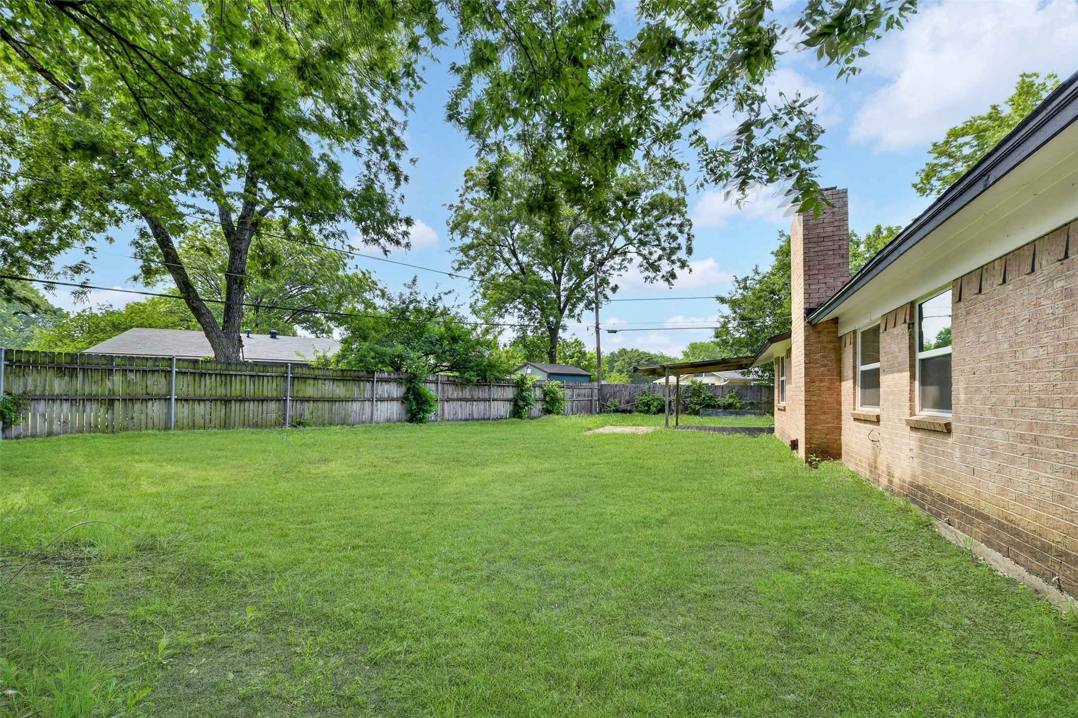 6412 Embassy Drive Forest Hill TX 76119
