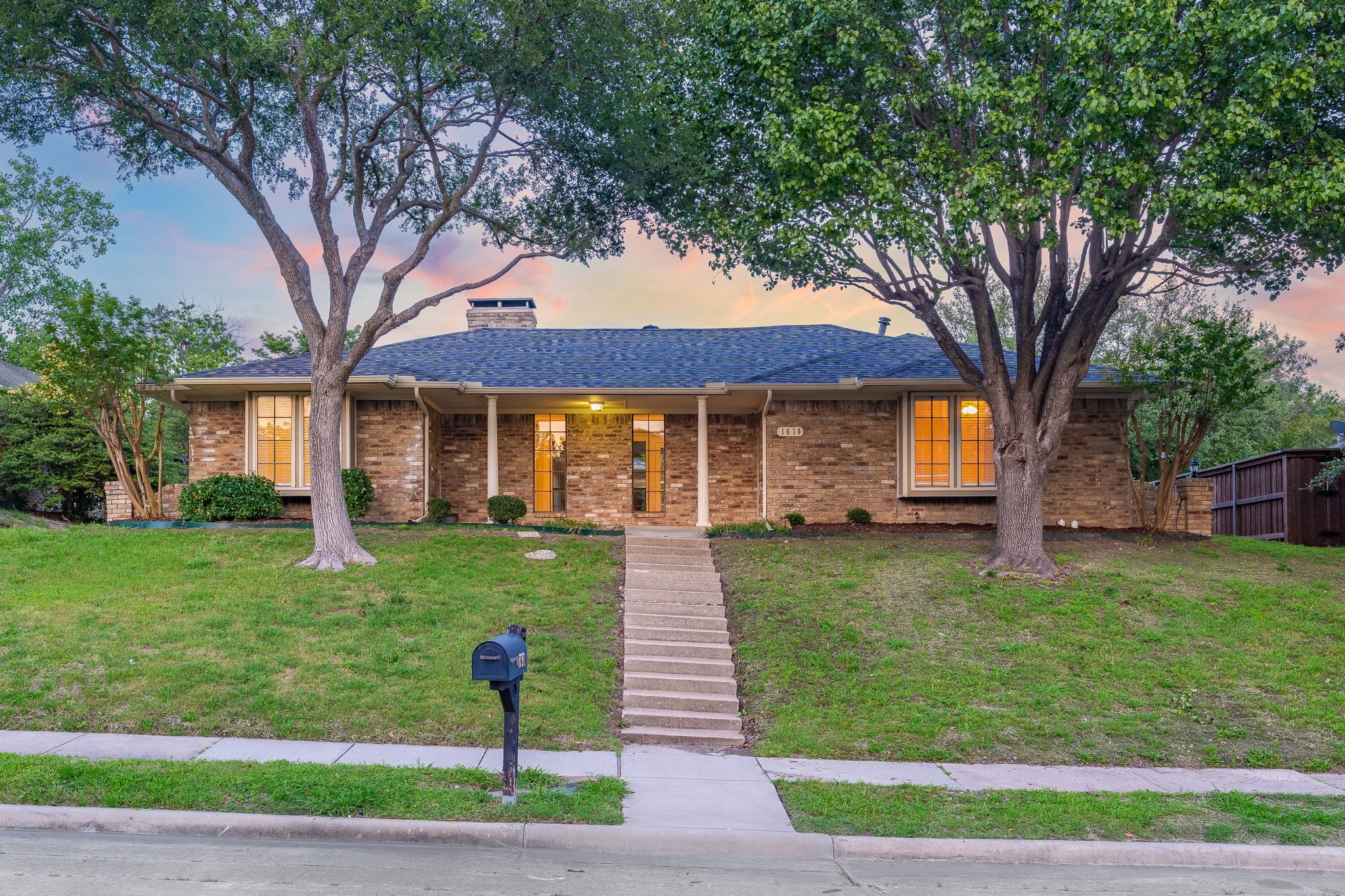 1610 James Good Lane Garland TX 75043