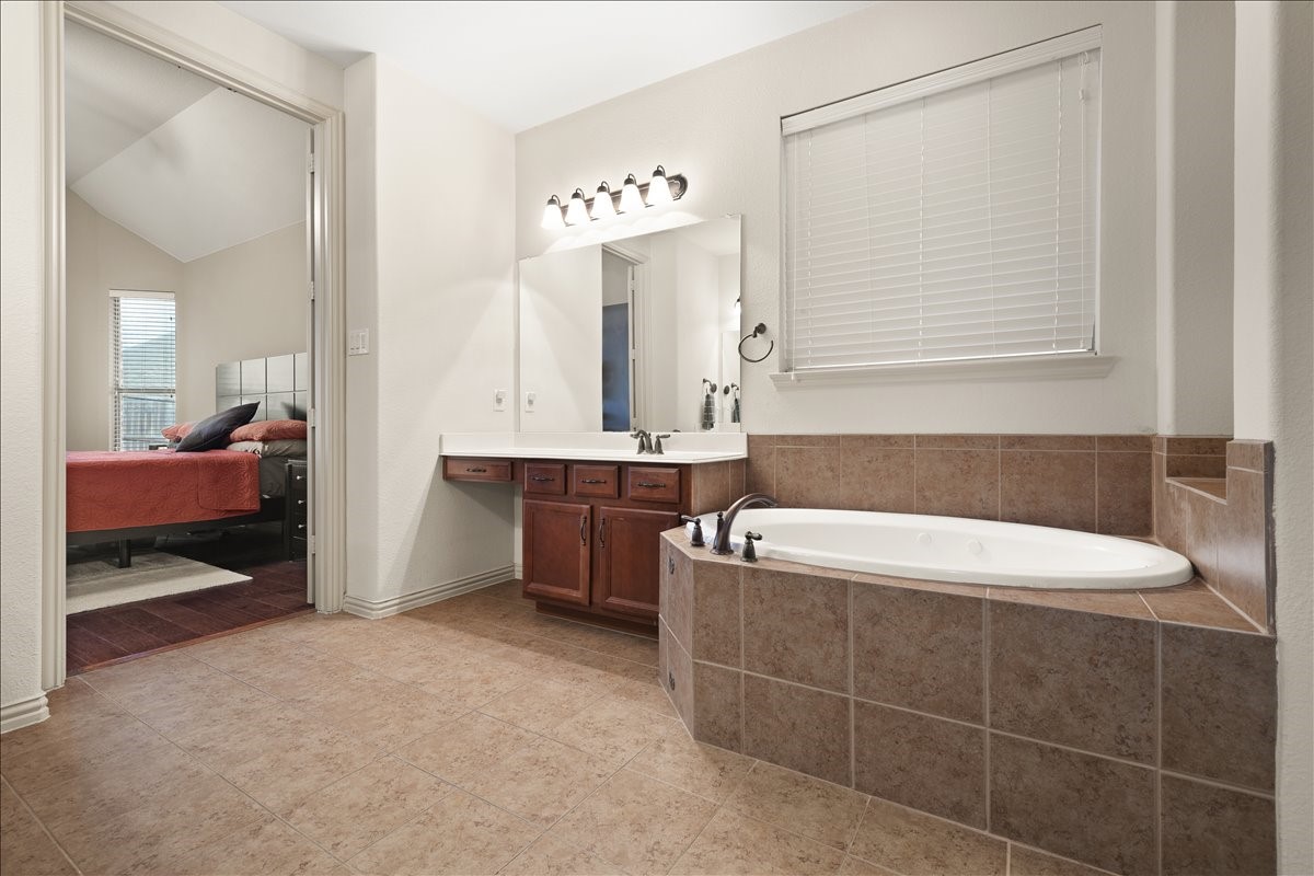 2952 Bahia Grand Prairie TX 75054