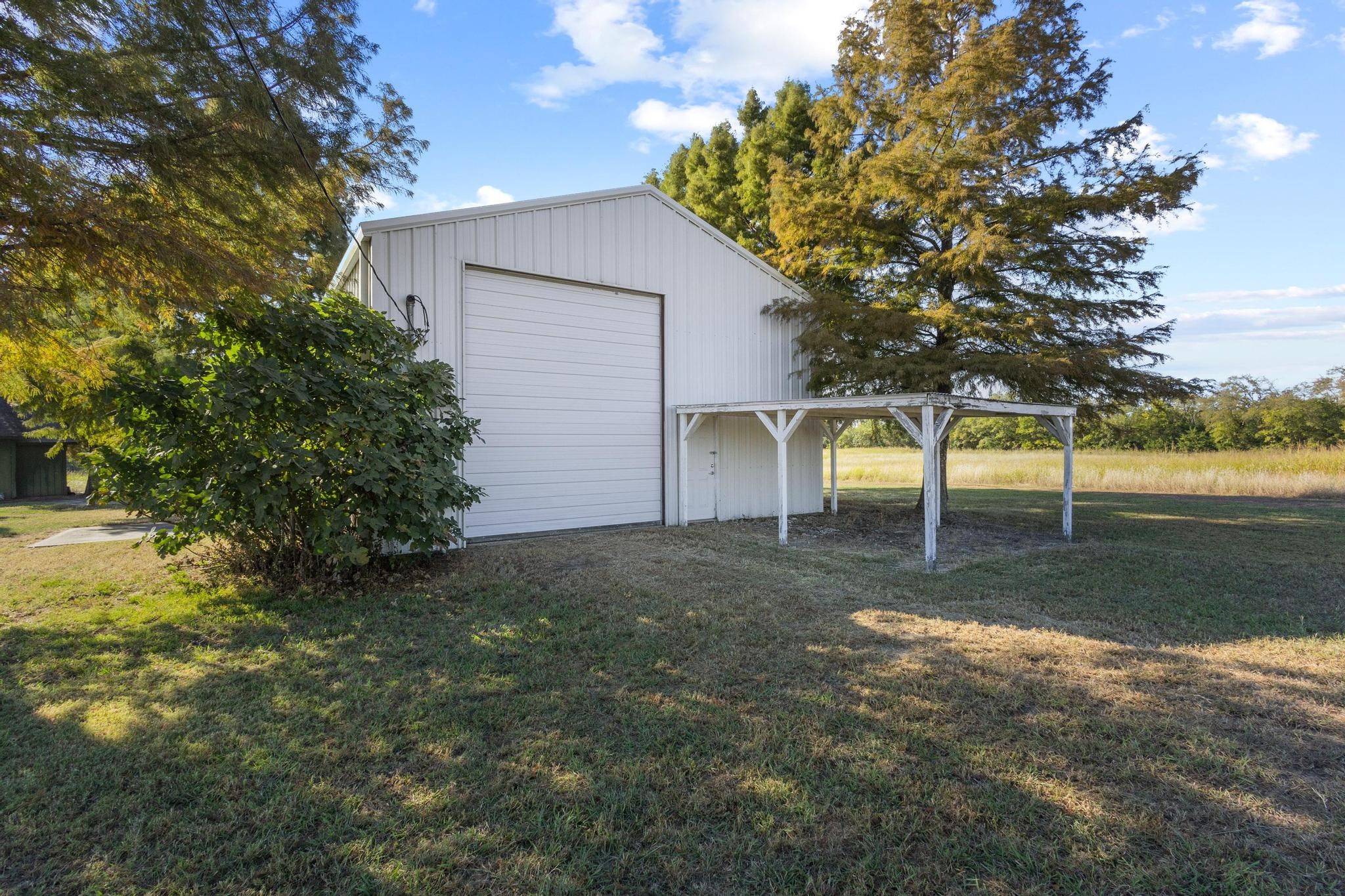300 County Road 27100 Honey Grove TX 75446