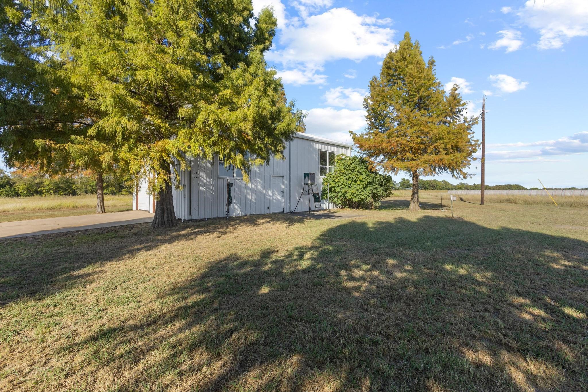 300 County Road 27100 Honey Grove TX 75446