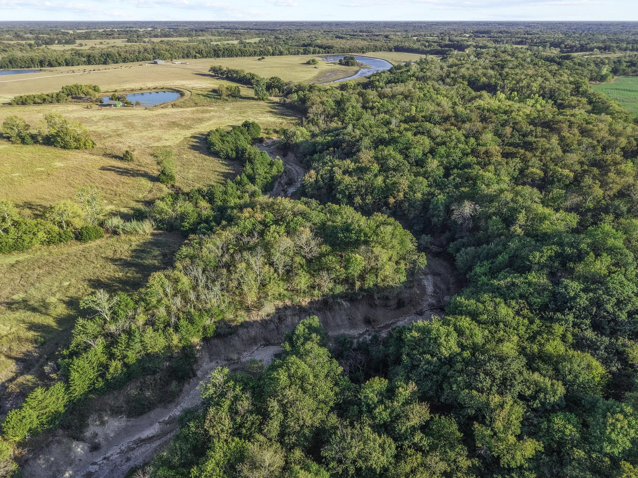 300 County Road 27100 Honey Grove TX 75446