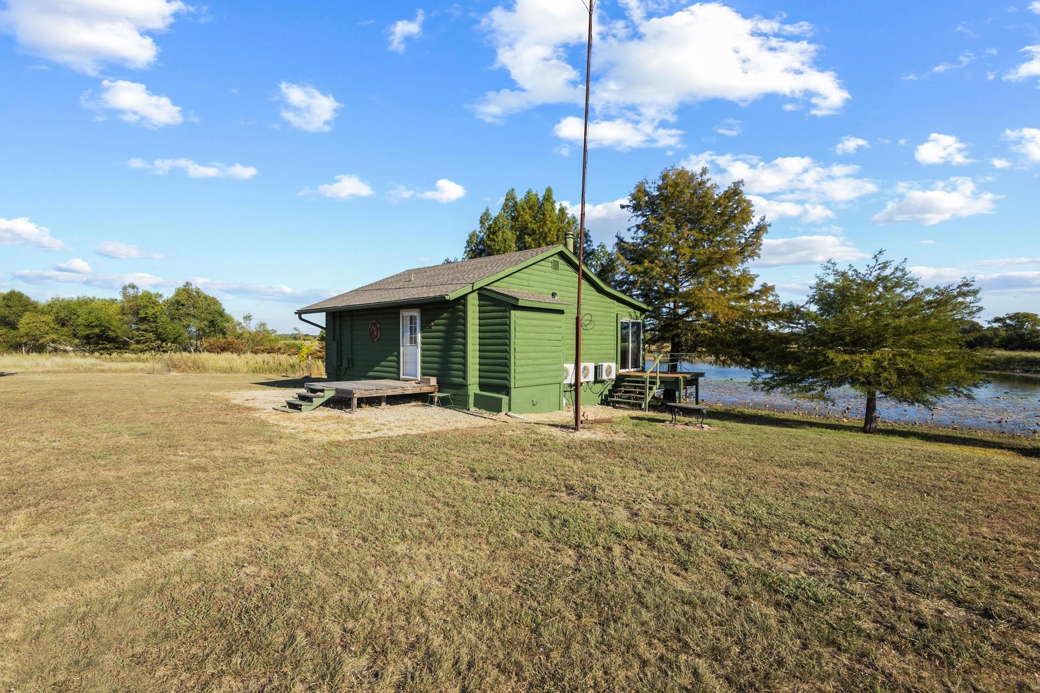 300 County Road 27100 Honey Grove TX 75446