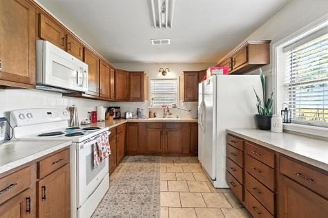 11775 Cr 242 Clyde TX 79510