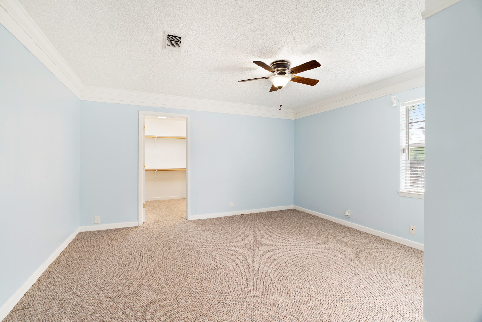 3225 E Houston Street Paris TX 75460