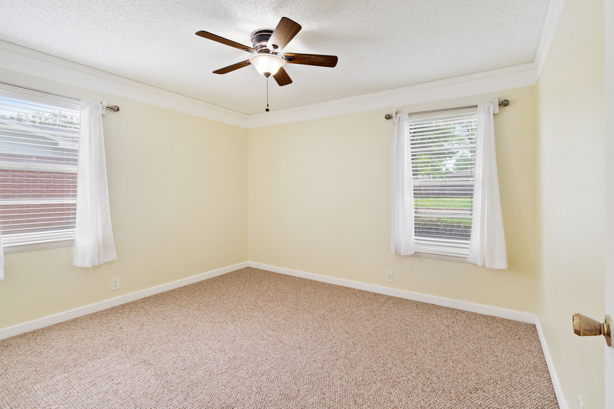 3225 E Houston Street Paris TX 75460