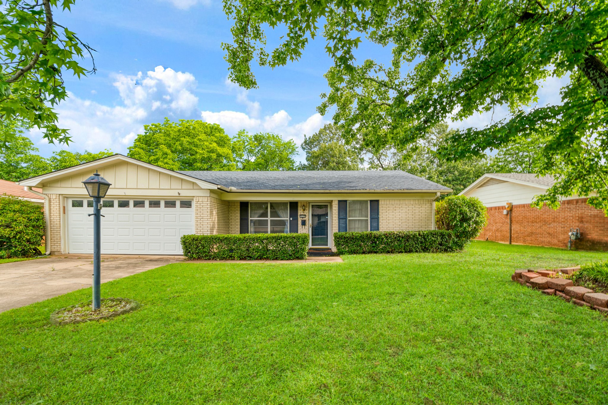 3225 E Houston Street Paris TX 75460