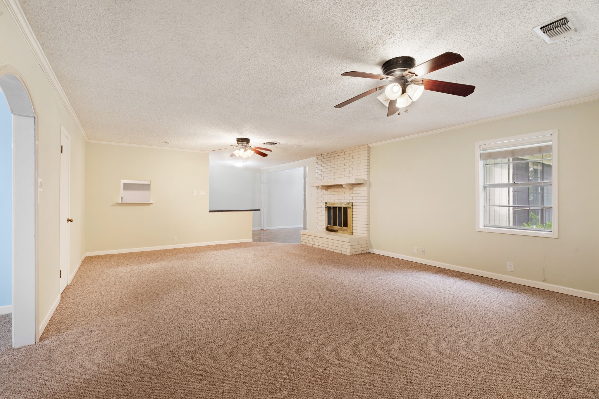 3225 E Houston Street Paris TX 75460