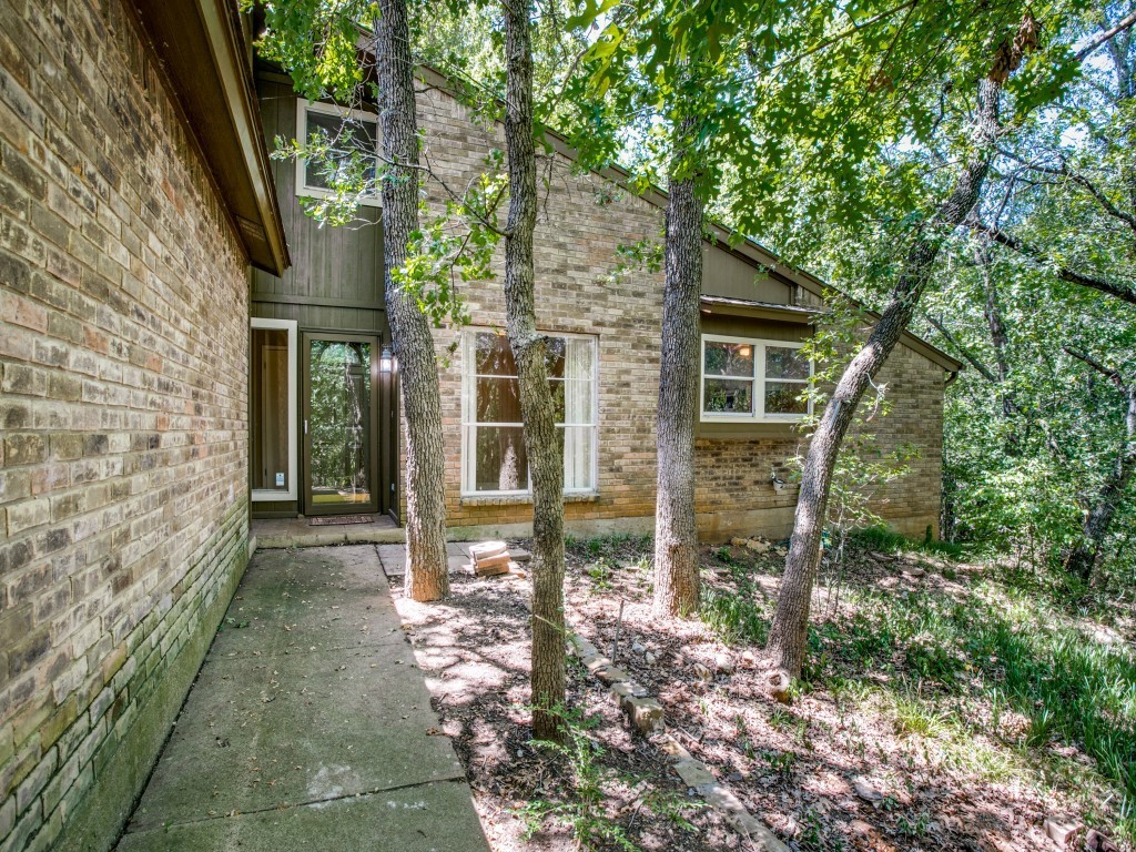 1658 Watson Road W Fort Worth TX 76103
