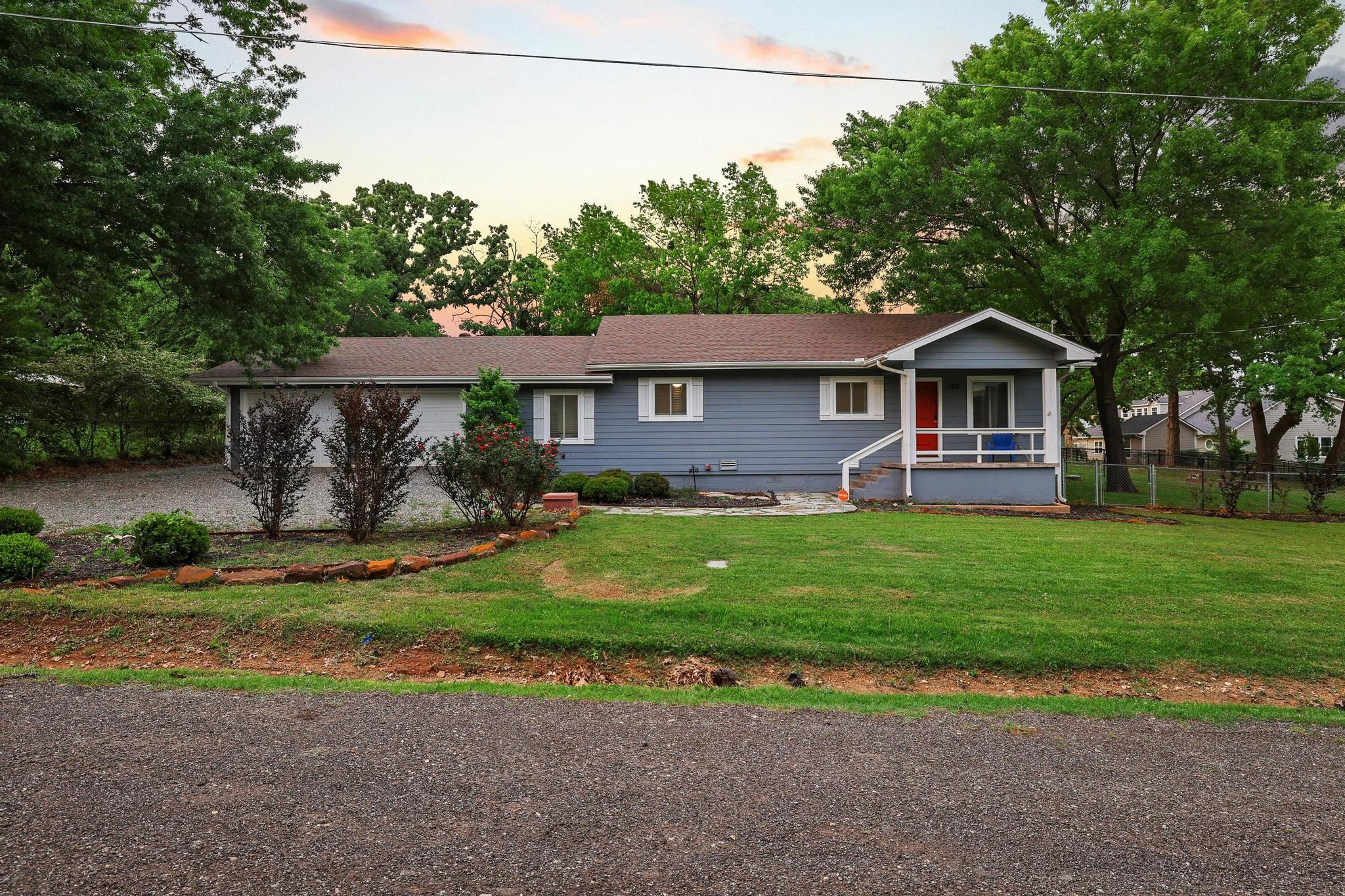 109 Arkansas Street Pottsboro TX 75076