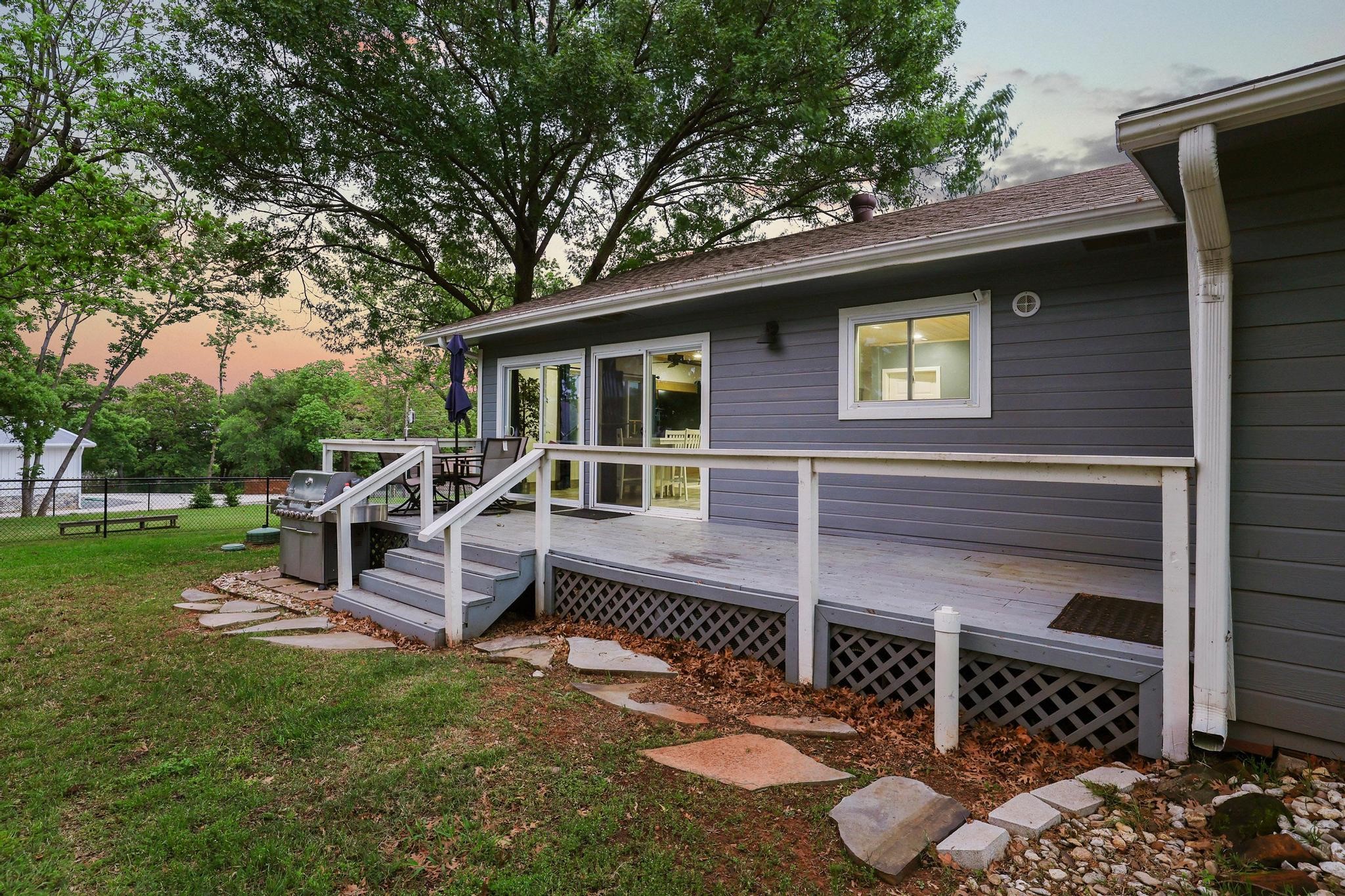 109 Arkansas Street Pottsboro TX 75076