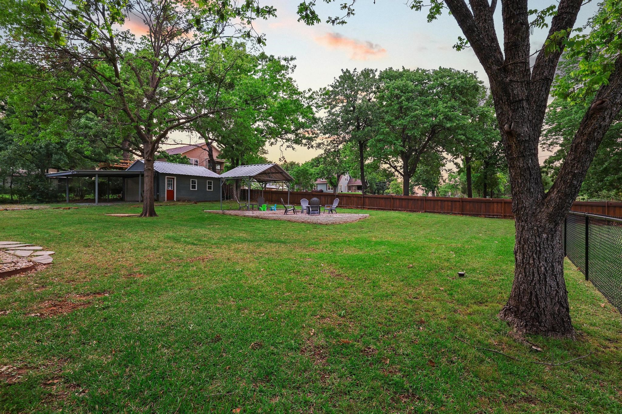 109 Arkansas Street Pottsboro TX 75076