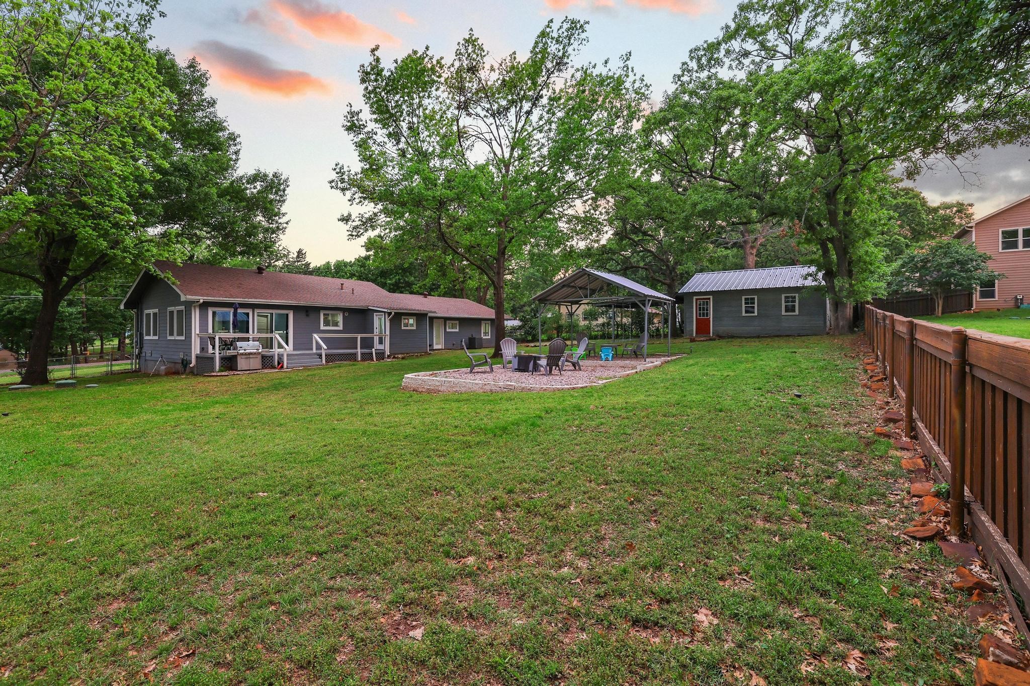 109 Arkansas Street Pottsboro TX 75076