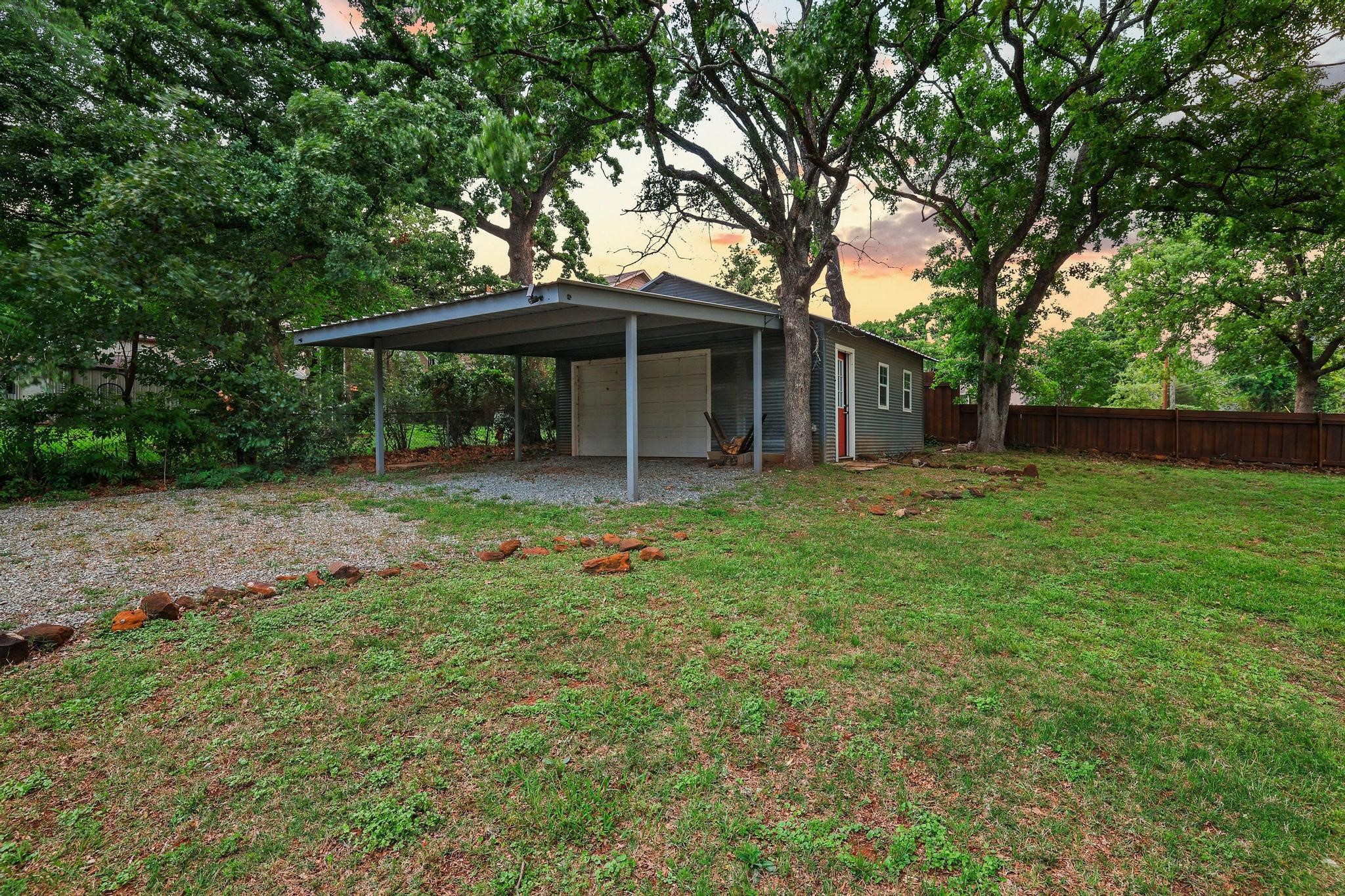 109 Arkansas Street Pottsboro TX 75076
