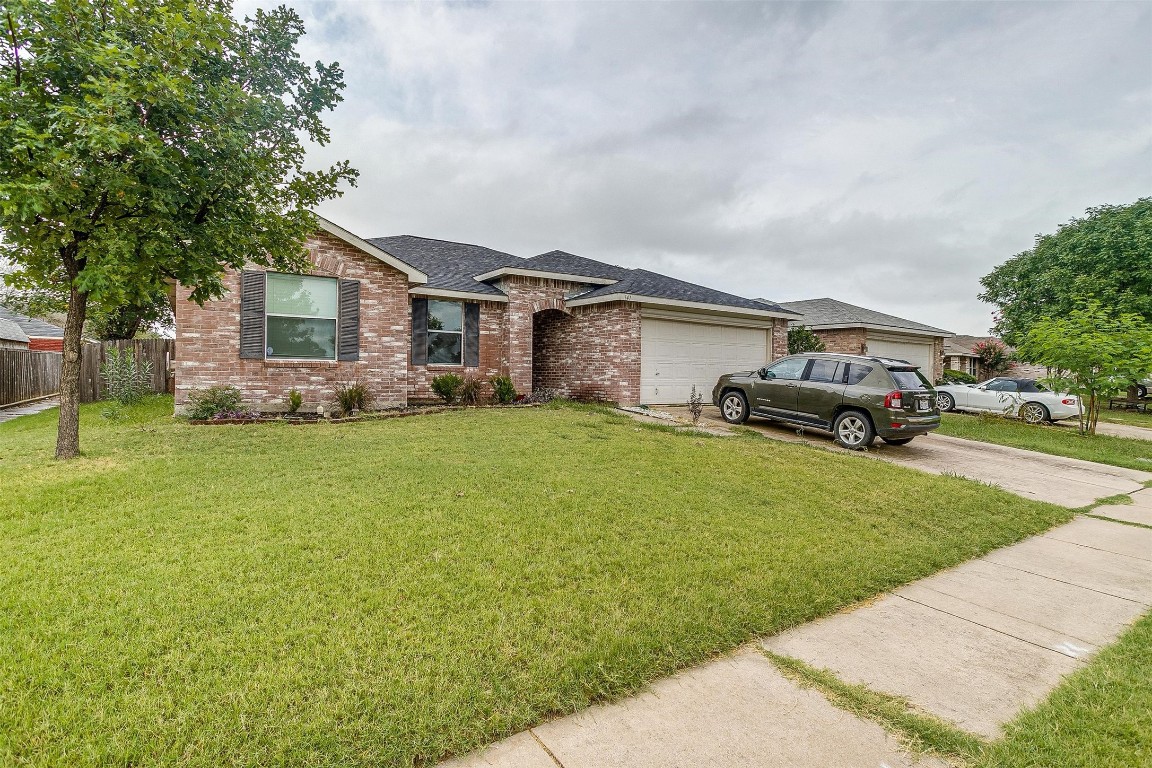 147 Queen Annes Drive Burleson TX 76028