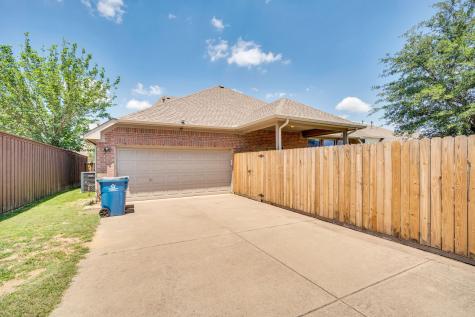 900 Ginger Trail DeSoto TX 75115