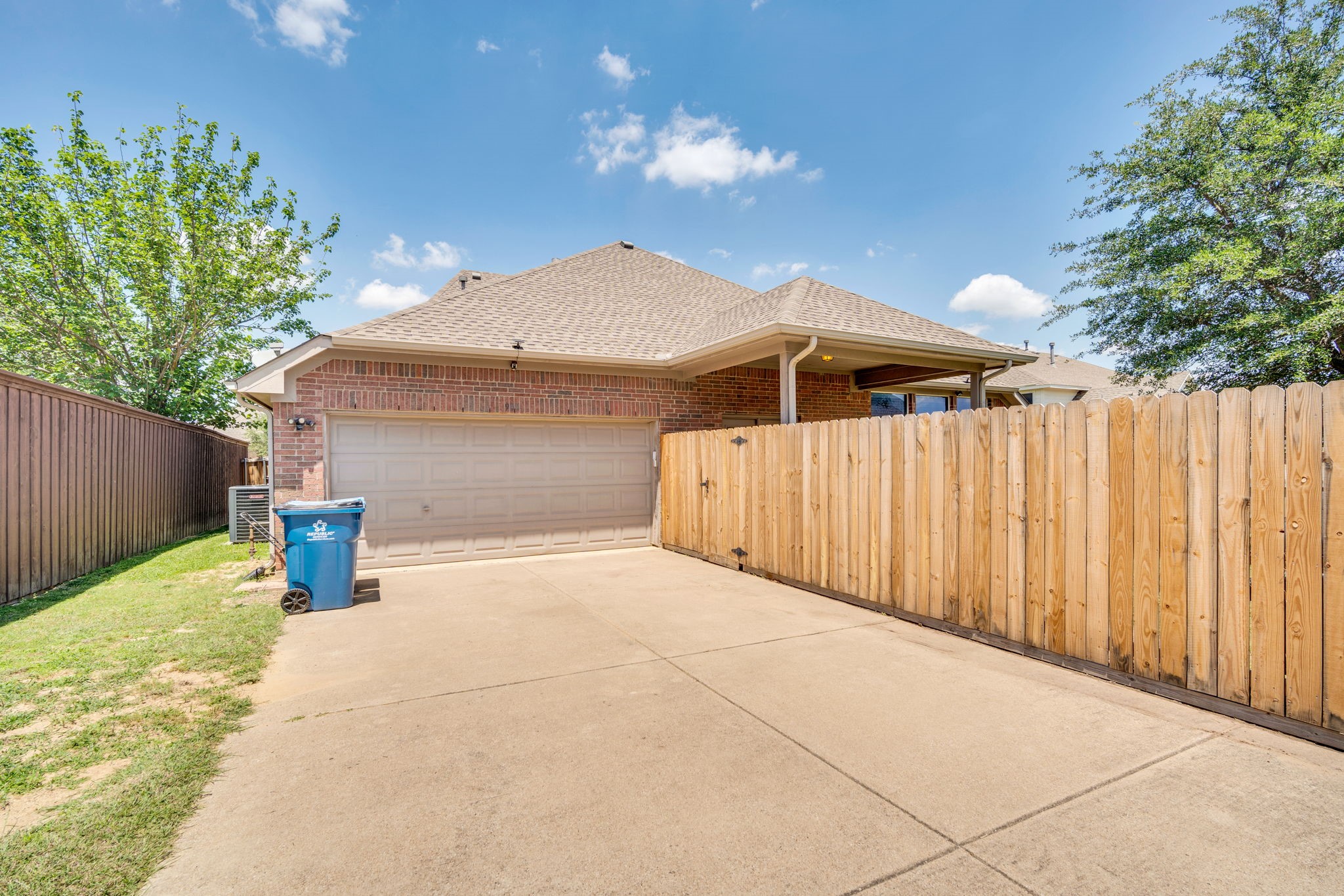 900 Ginger Trail Desoto TX 75115