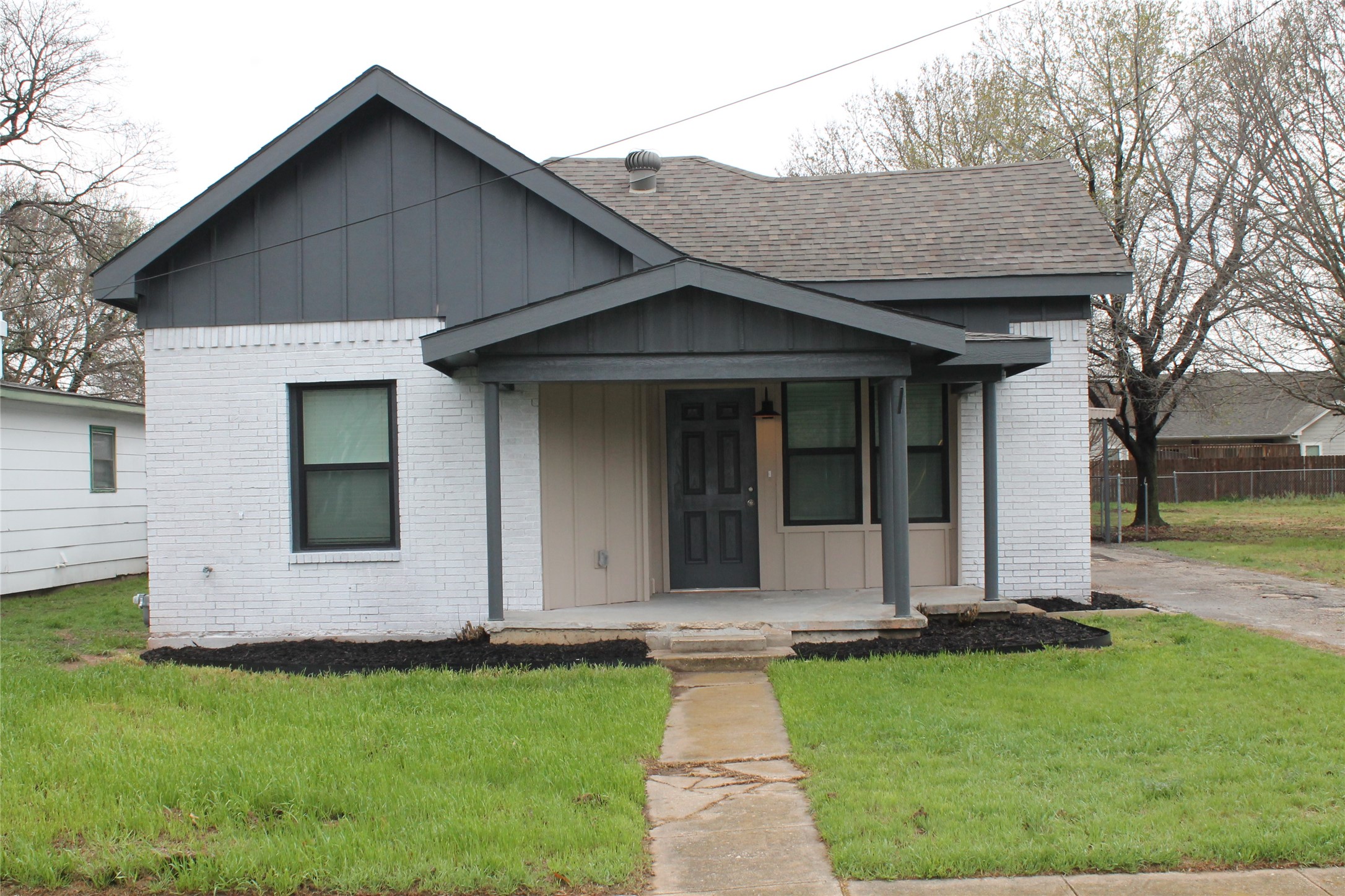 104 S Hubbard Street Alvord TX 76225