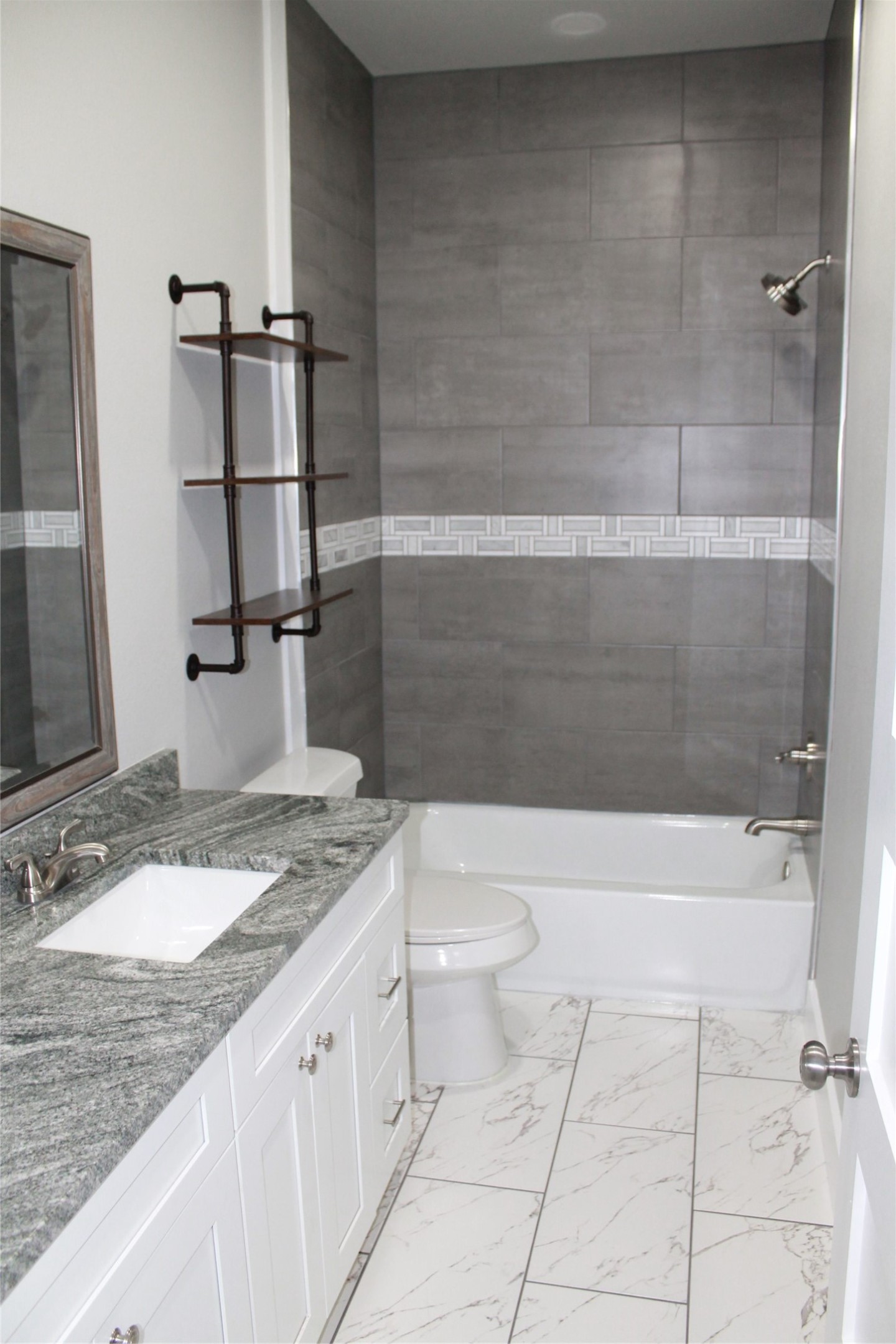 104 S Hubbard Street Alvord TX 76225