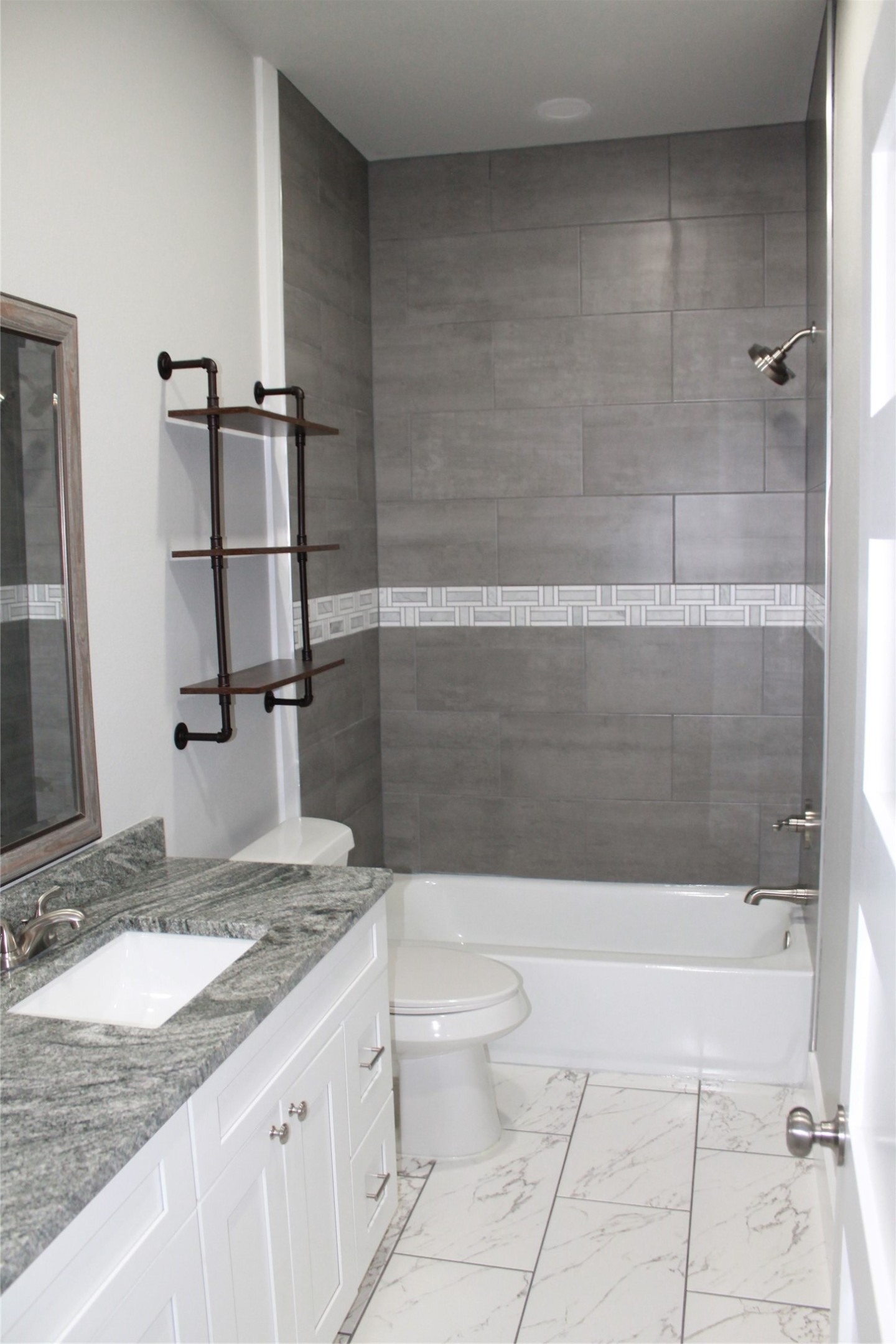 104 S Hubbard Street Alvord TX 76225