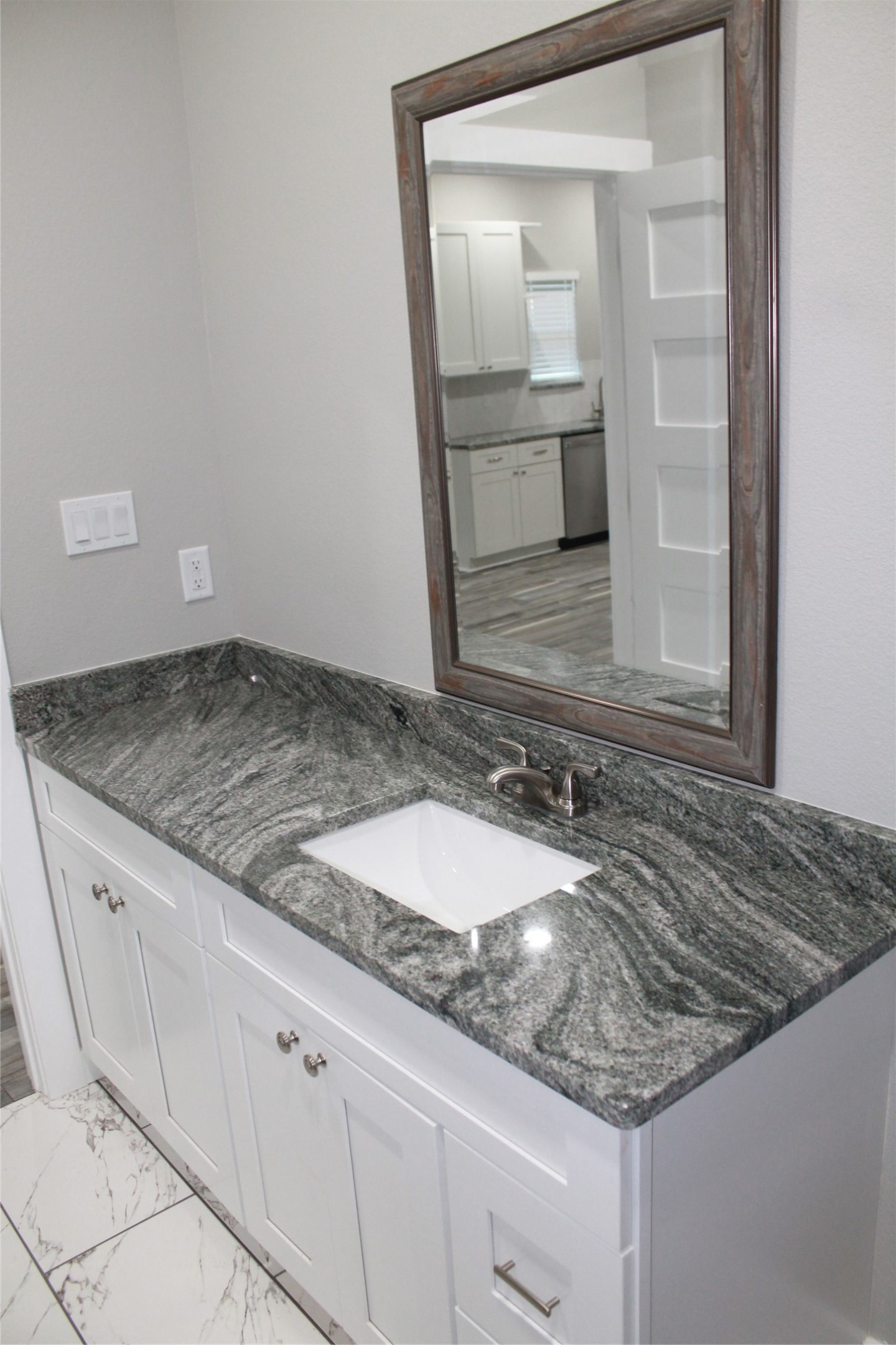 104 S Hubbard Street Alvord TX 76225