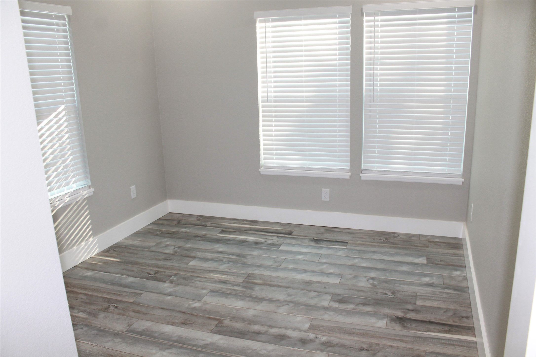 104 S Hubbard Street Alvord TX 76225
