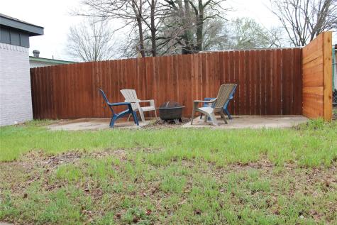 104 S Hubbard Street Alvord TX 76225