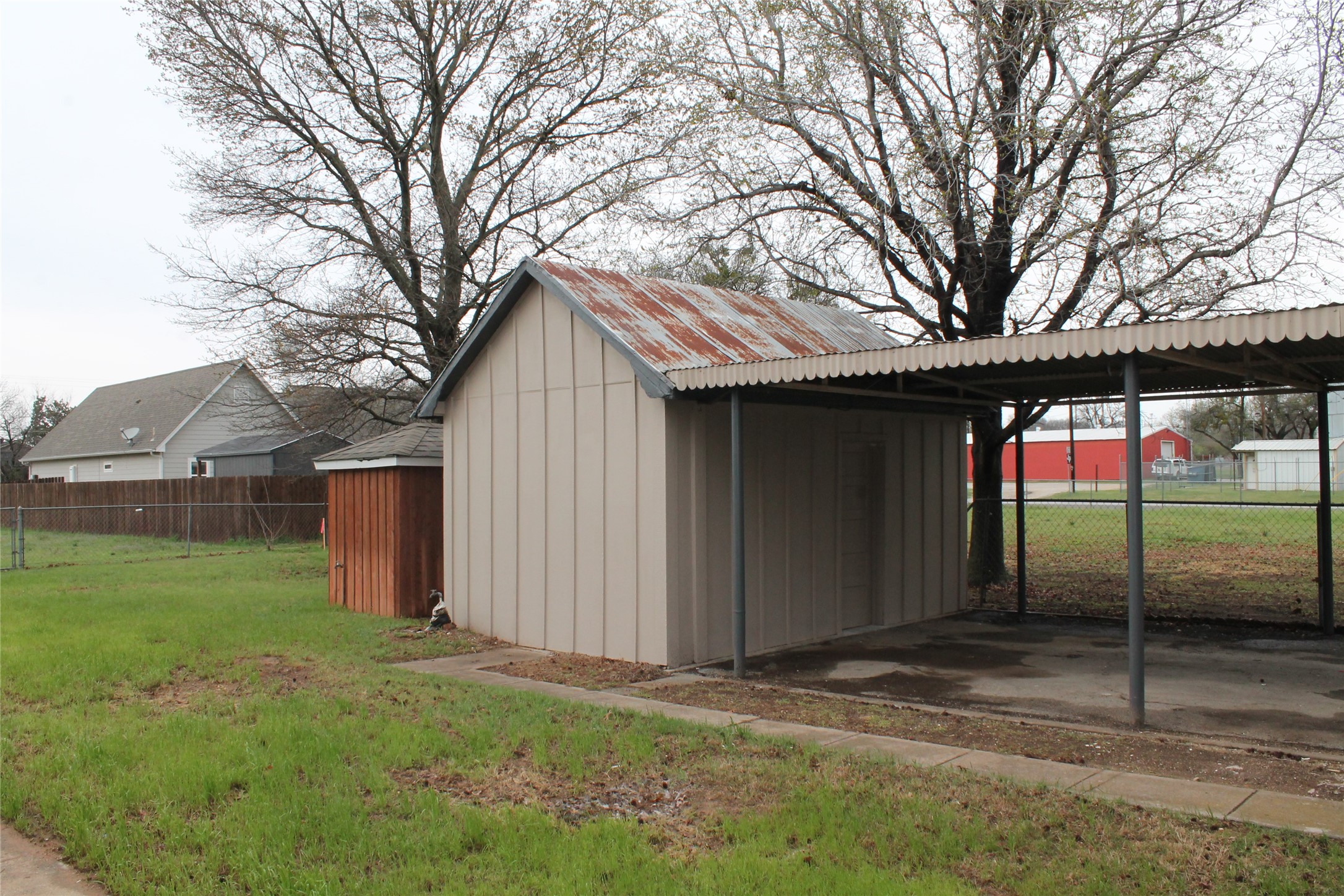 104 S Hubbard Street Alvord TX 76225