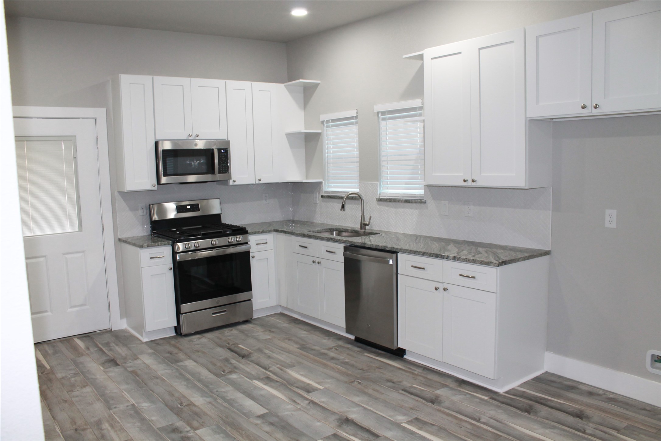 104 S Hubbard Street Alvord TX 76225