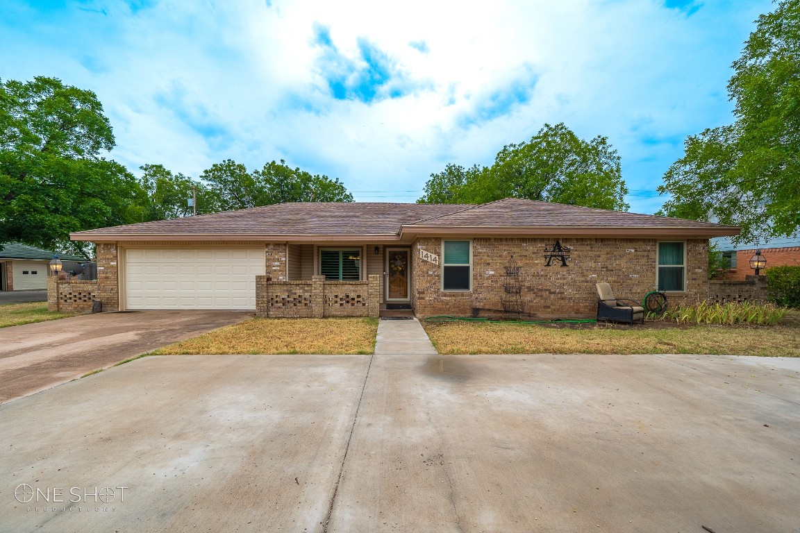 1414 Bartley Street Stamford TX 79553