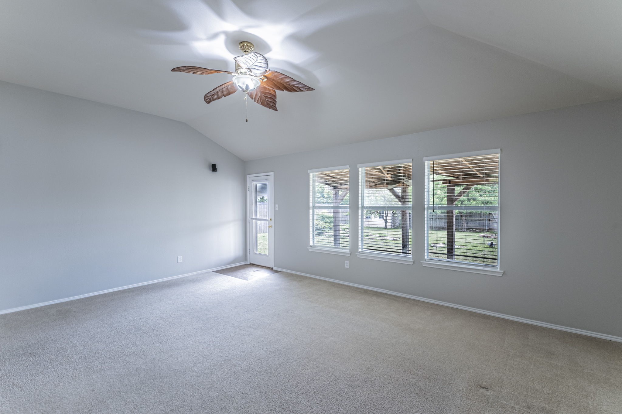 309 Broken Arrow Krum TX 76249