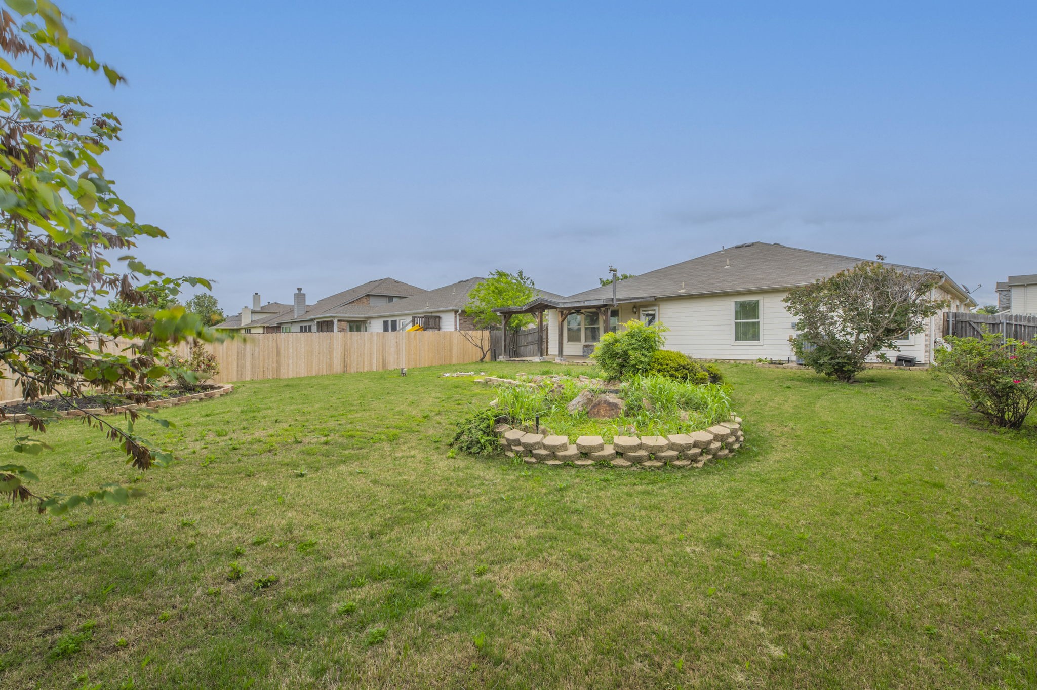 309 Broken Arrow Krum TX 76249