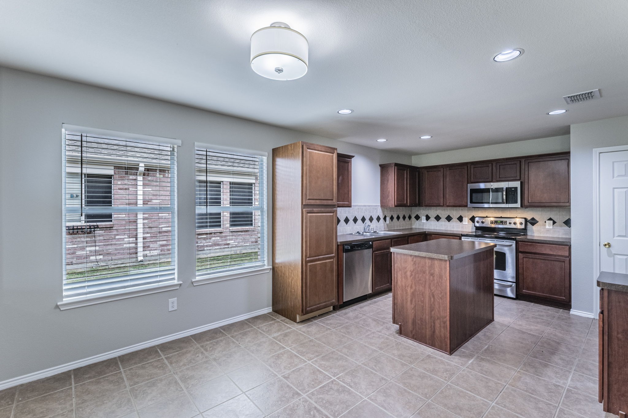 309 Broken Arrow Krum TX 76249
