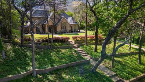 1254 Whispering Oaks Drive Desoto TX 75115