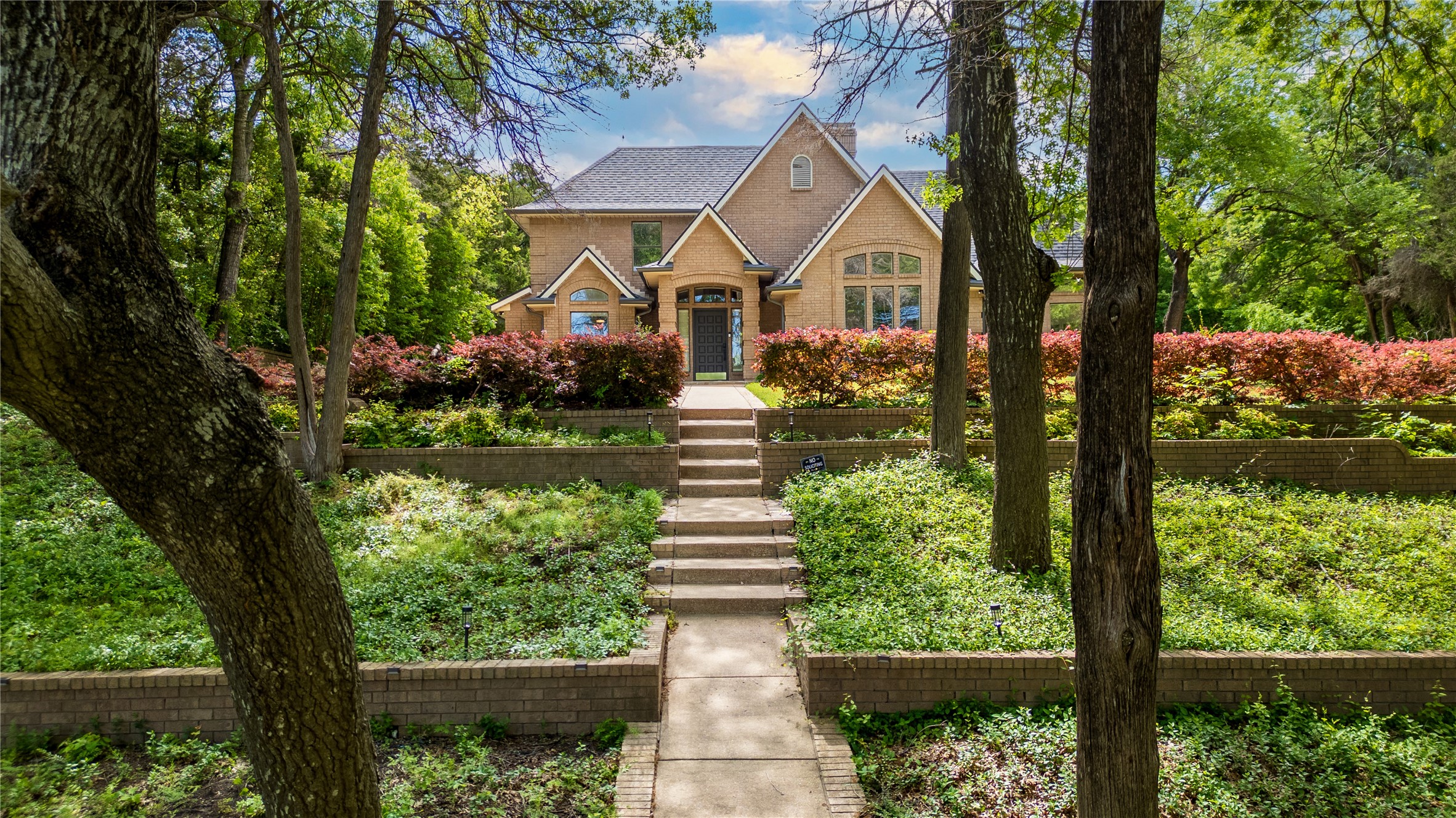 1254 Whispering Oaks Drive Desoto TX 75115