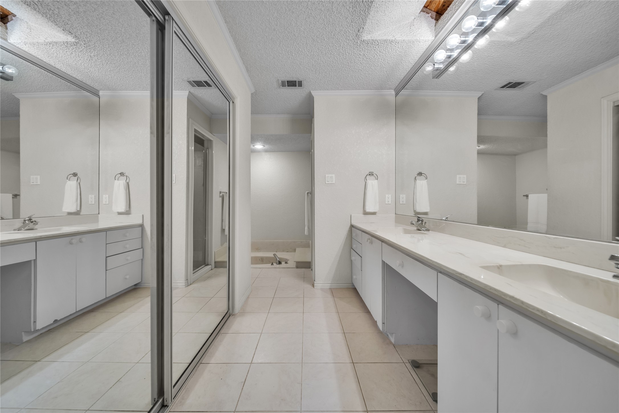 1254 Whispering Oaks Drive Desoto TX 75115