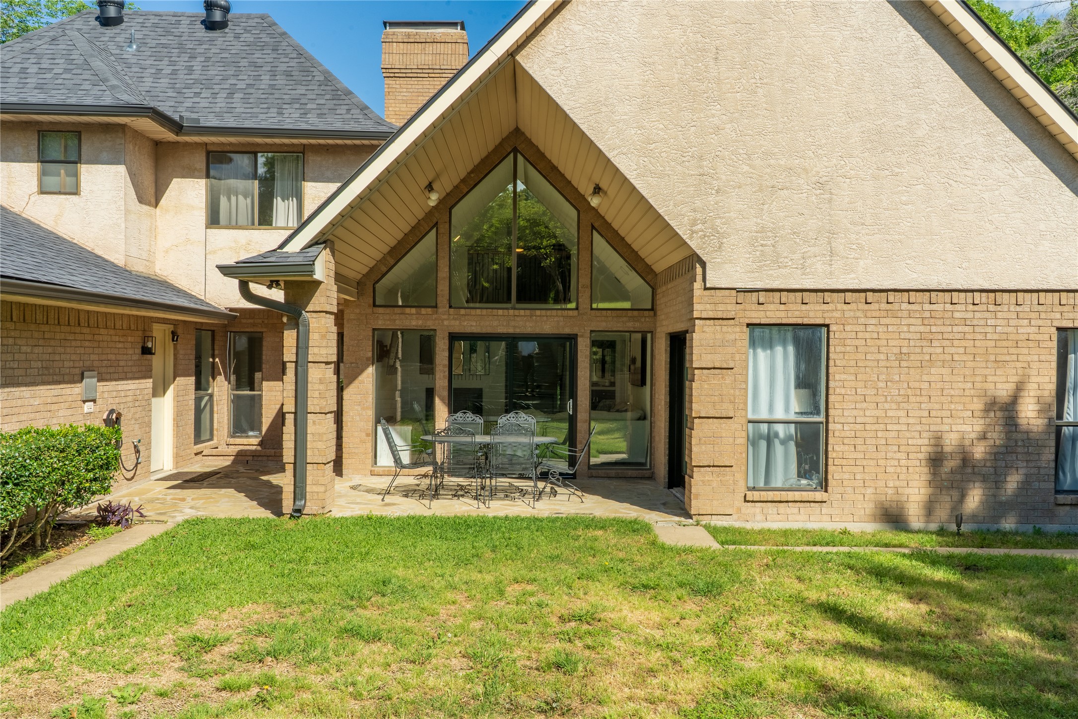 1254 Whispering Oaks Drive Desoto TX 75115