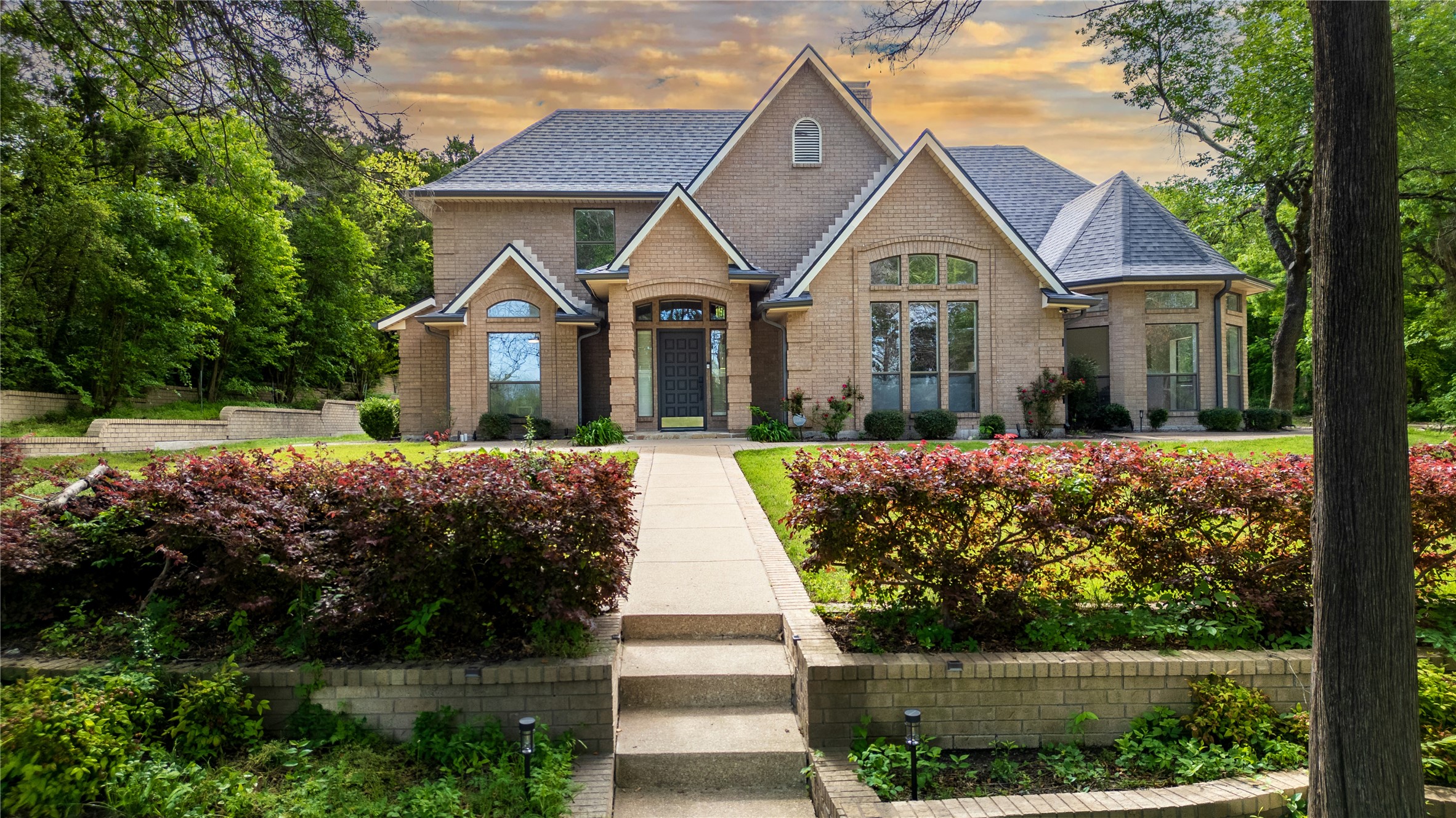 1254 Whispering Oaks Drive Desoto TX 75115