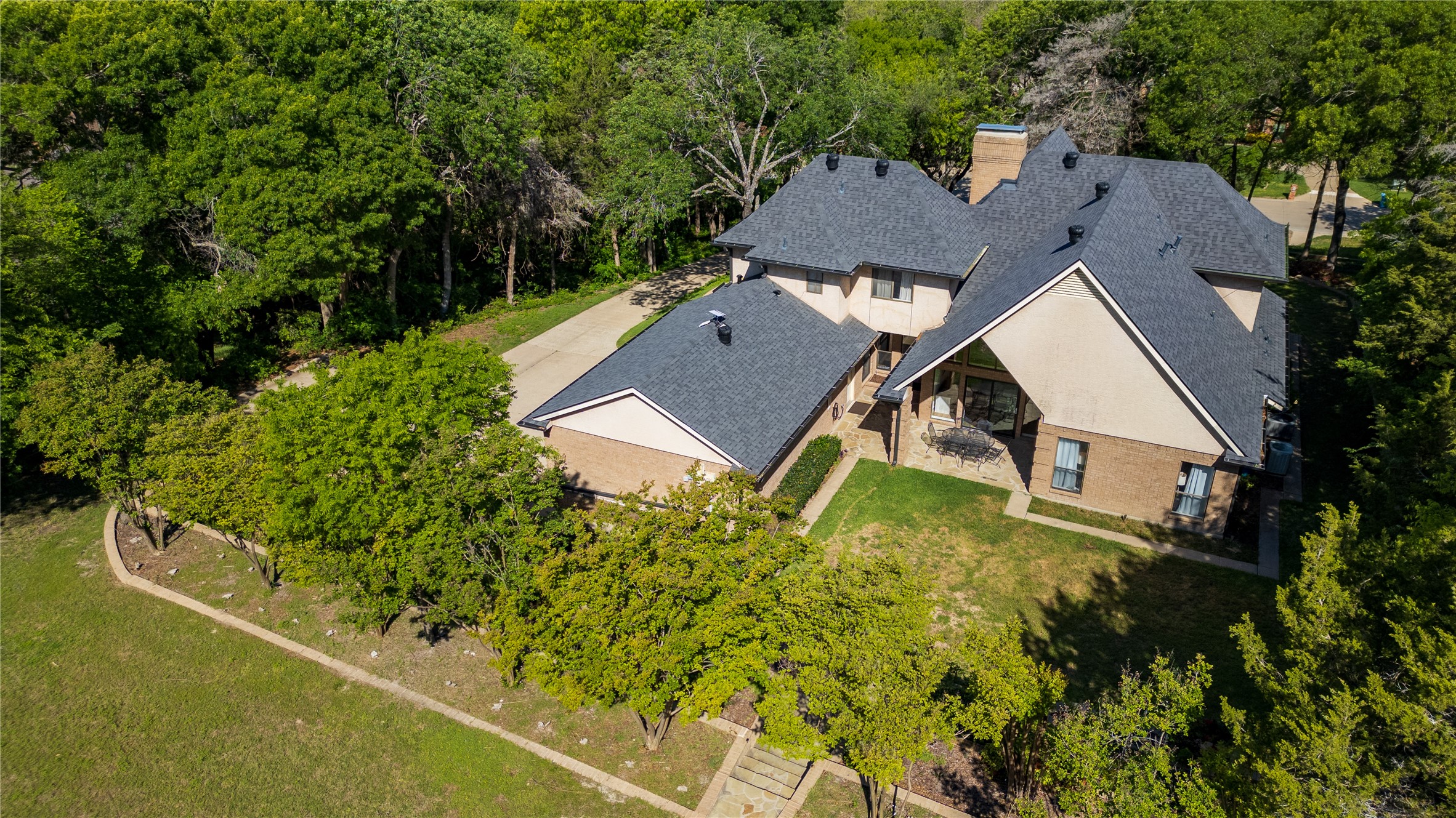 1254 Whispering Oaks Drive Desoto TX 75115