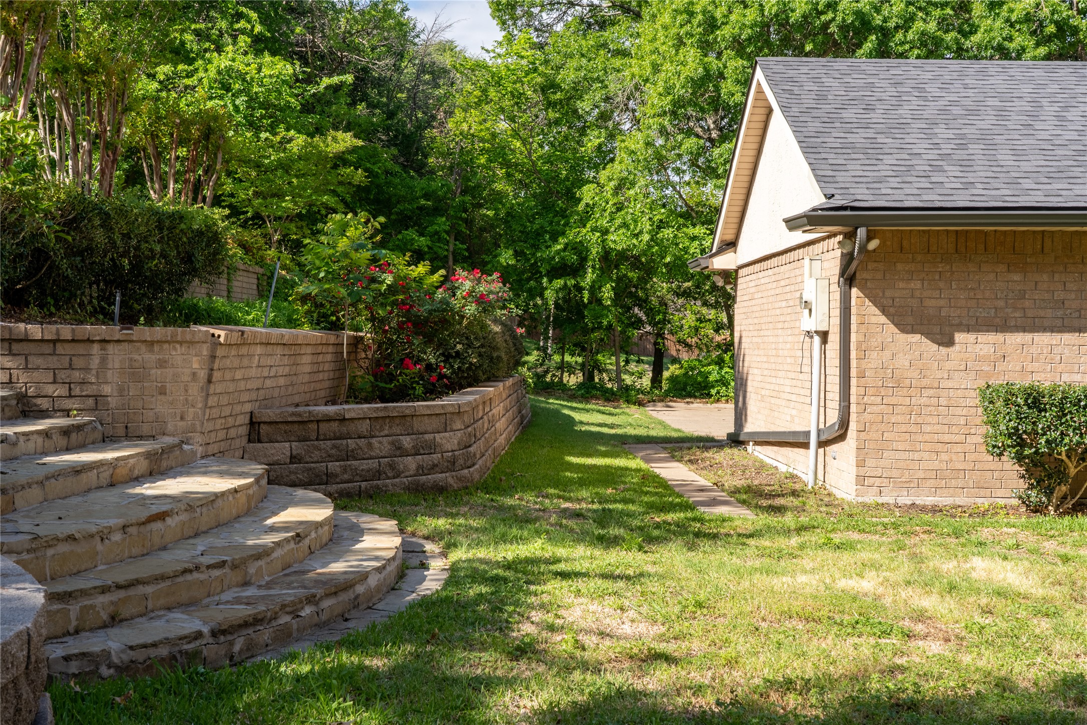 1254 Whispering Oaks Drive Desoto TX 75115