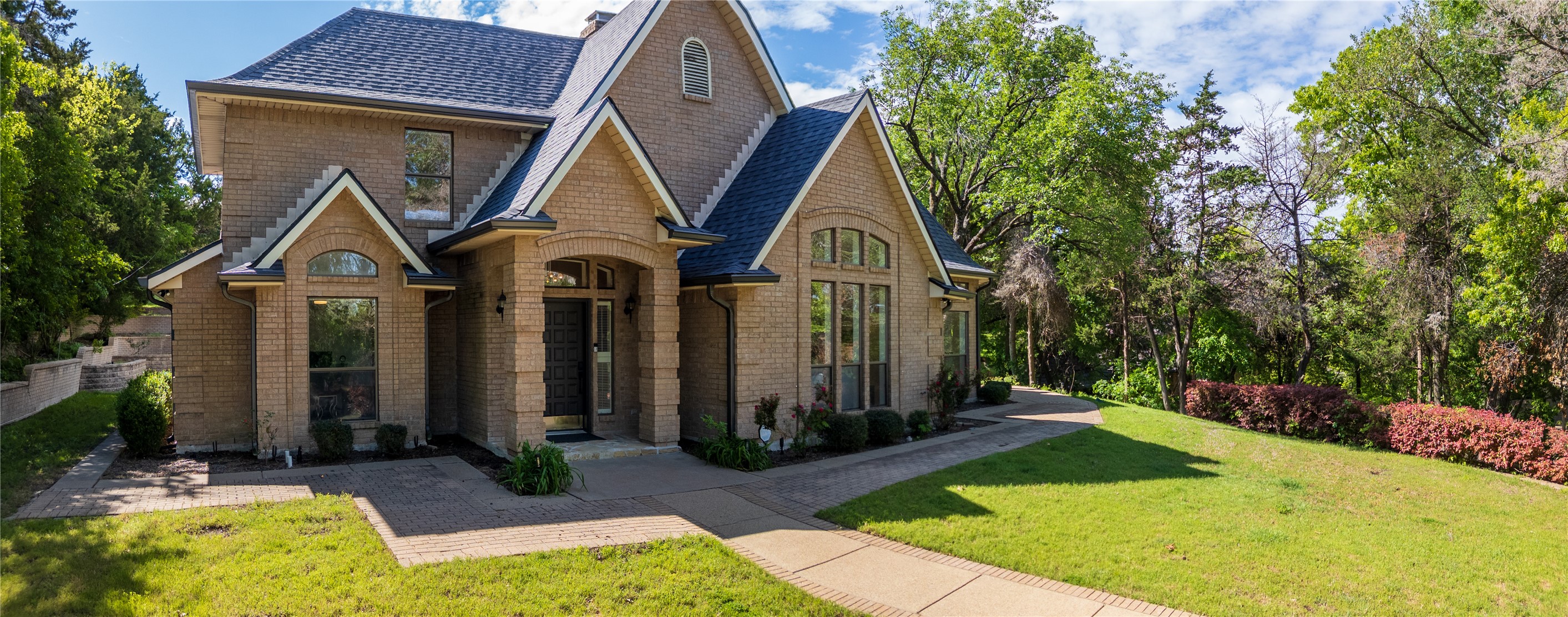 1254 Whispering Oaks Drive Desoto TX 75115