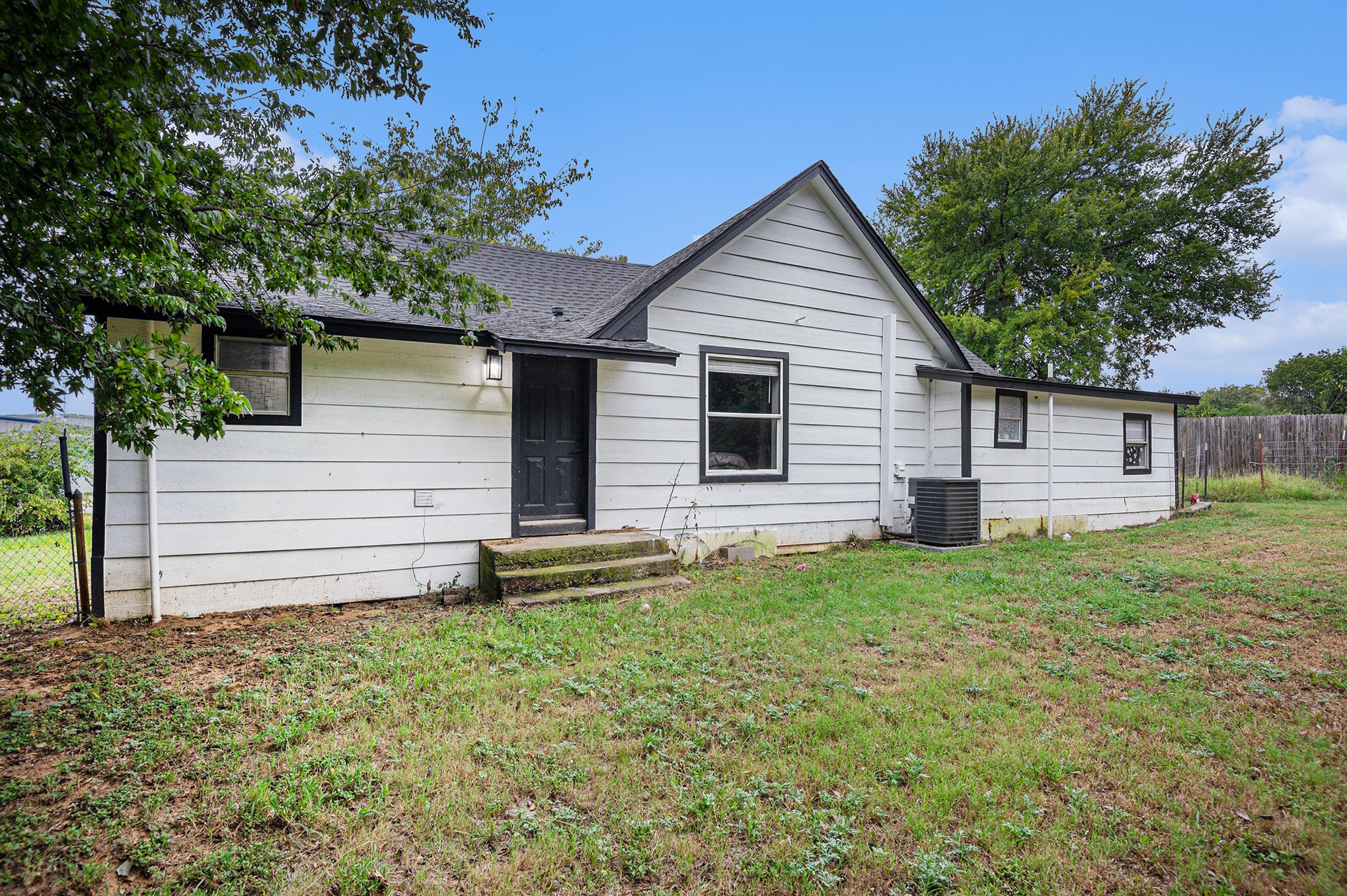 210 E 4th Street Keene TX 76059