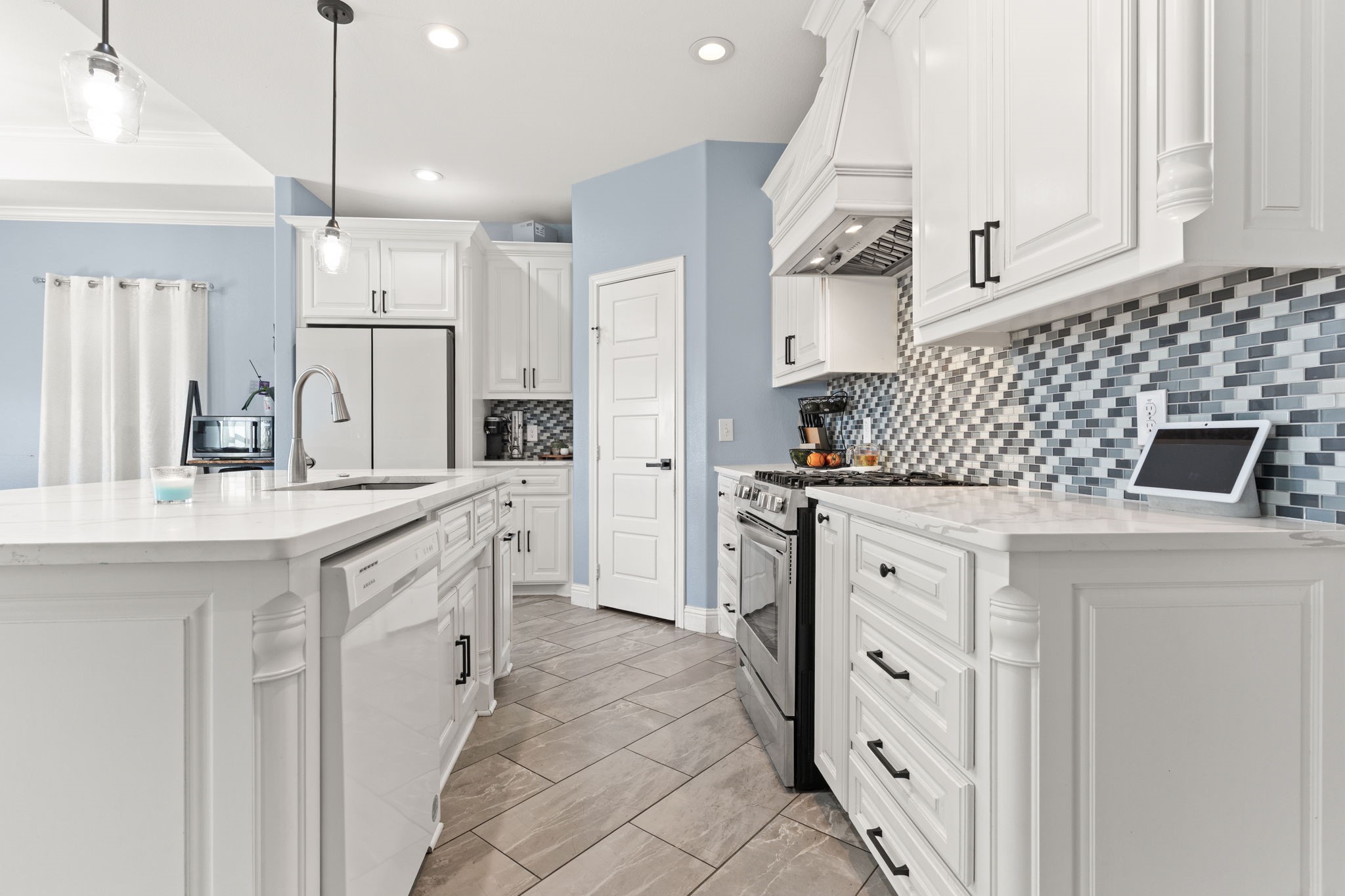 2512 High Crest Avenue Fort Worth TX 76111